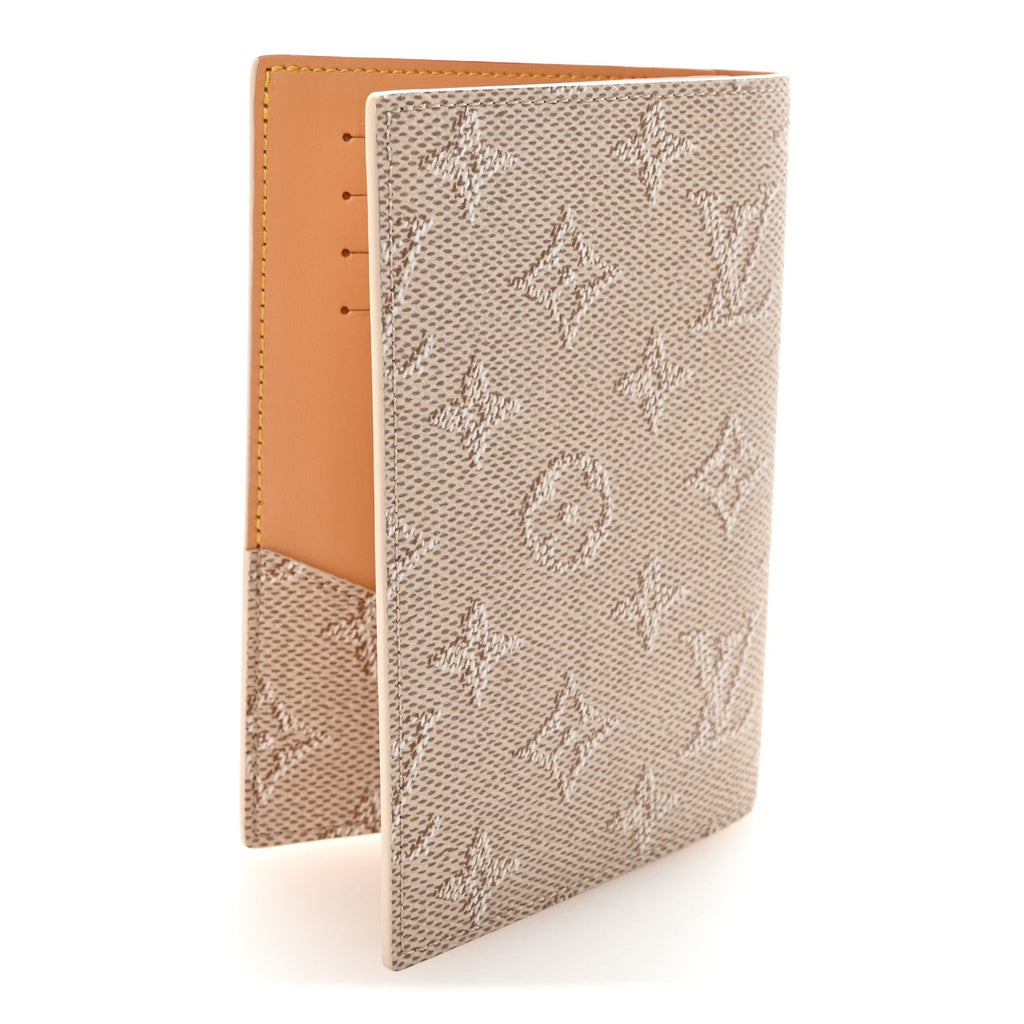 Louis Vuitton Monogram Heritage Passport Cover Lin