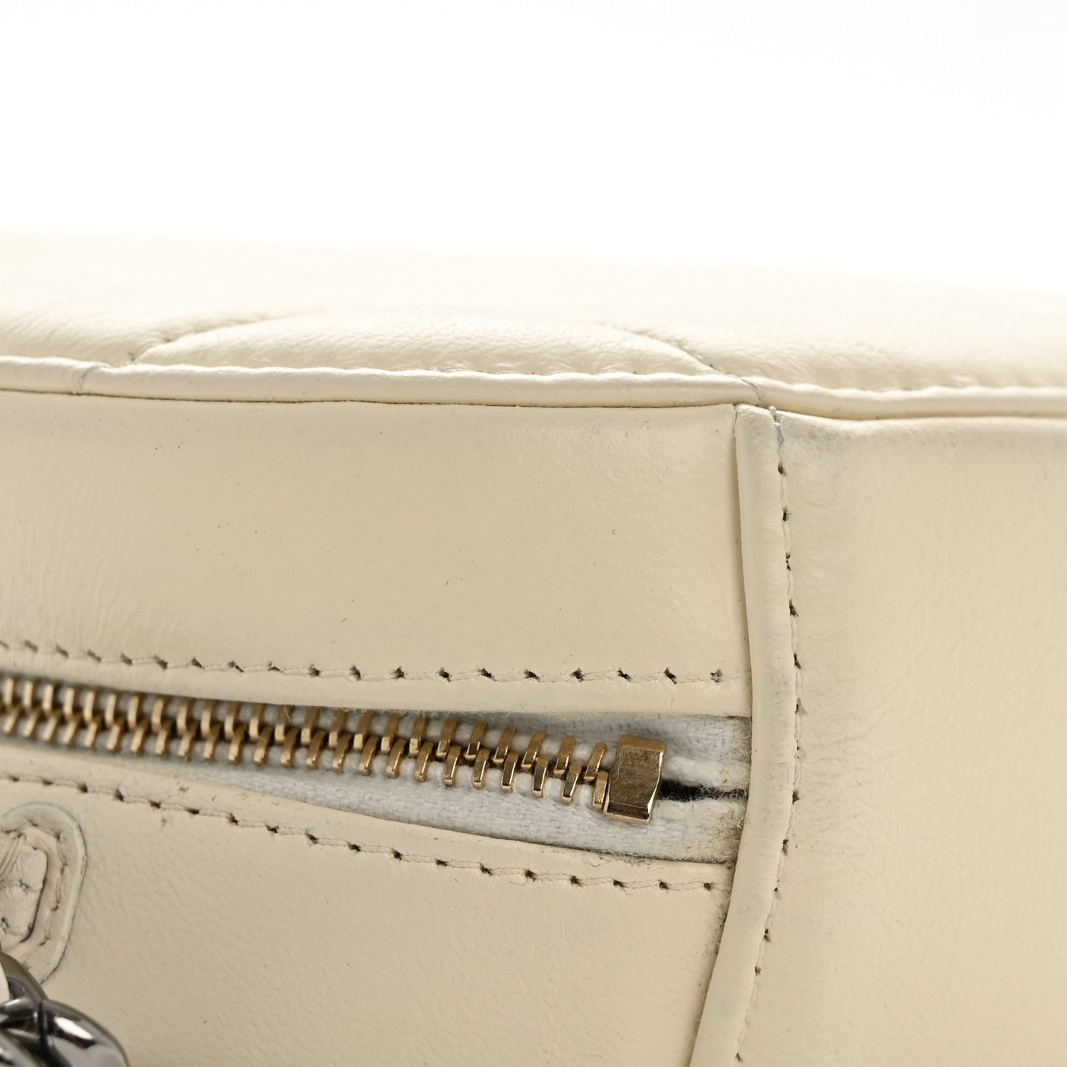 Chanel Lambskin Quilted Chanel 19 Round Clutch With Chain White