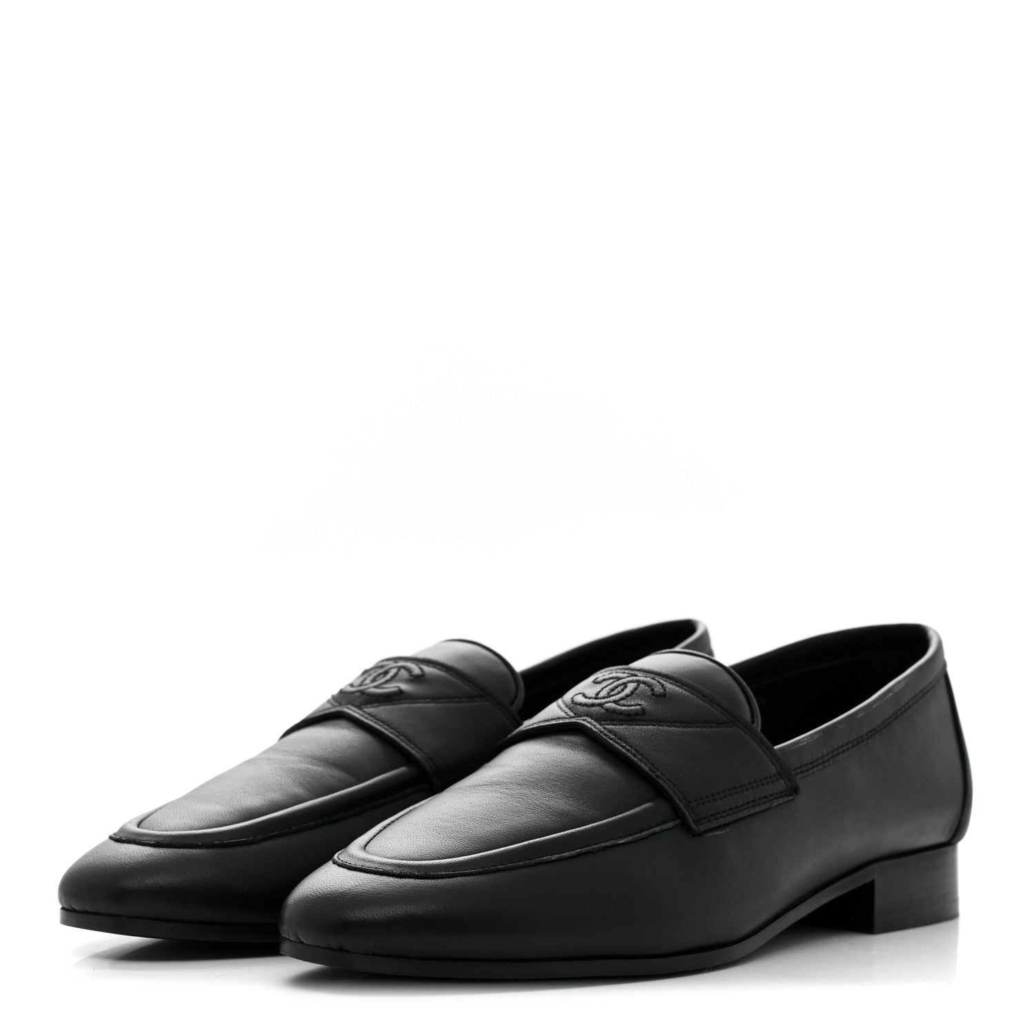 Lambskin Womens Stitched CC Loafers 35 Black