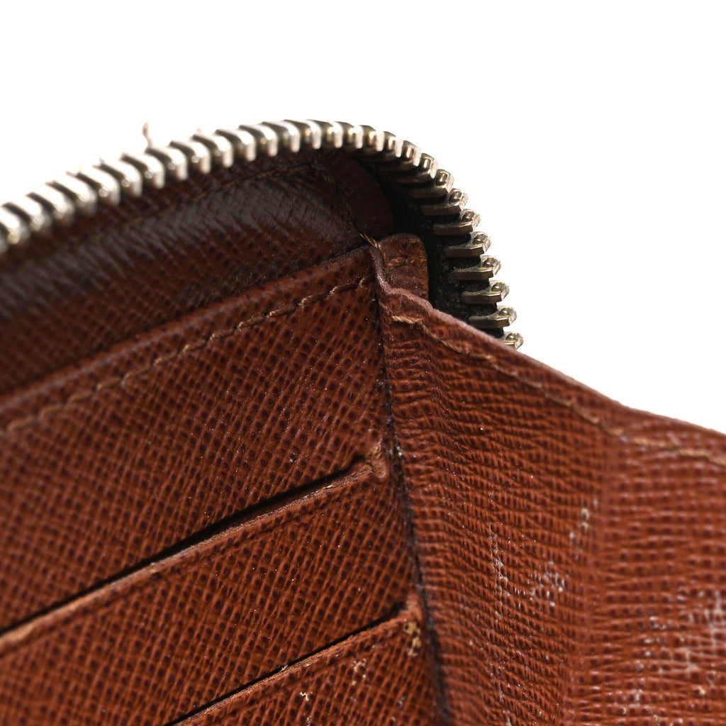 Louis Vuitton Monogram Zippy Wallet