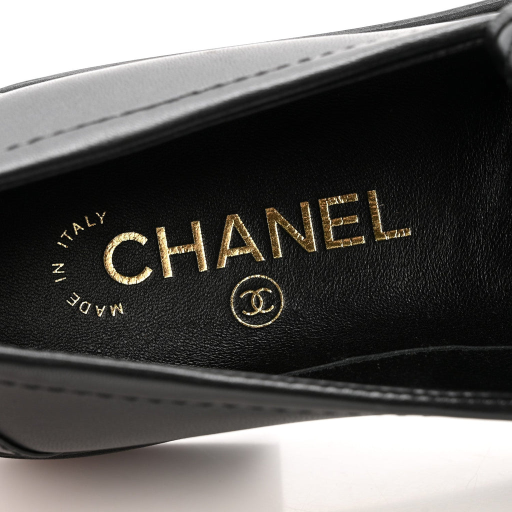 Lambskin Quilted CC Turnlock Loafers 38 Black