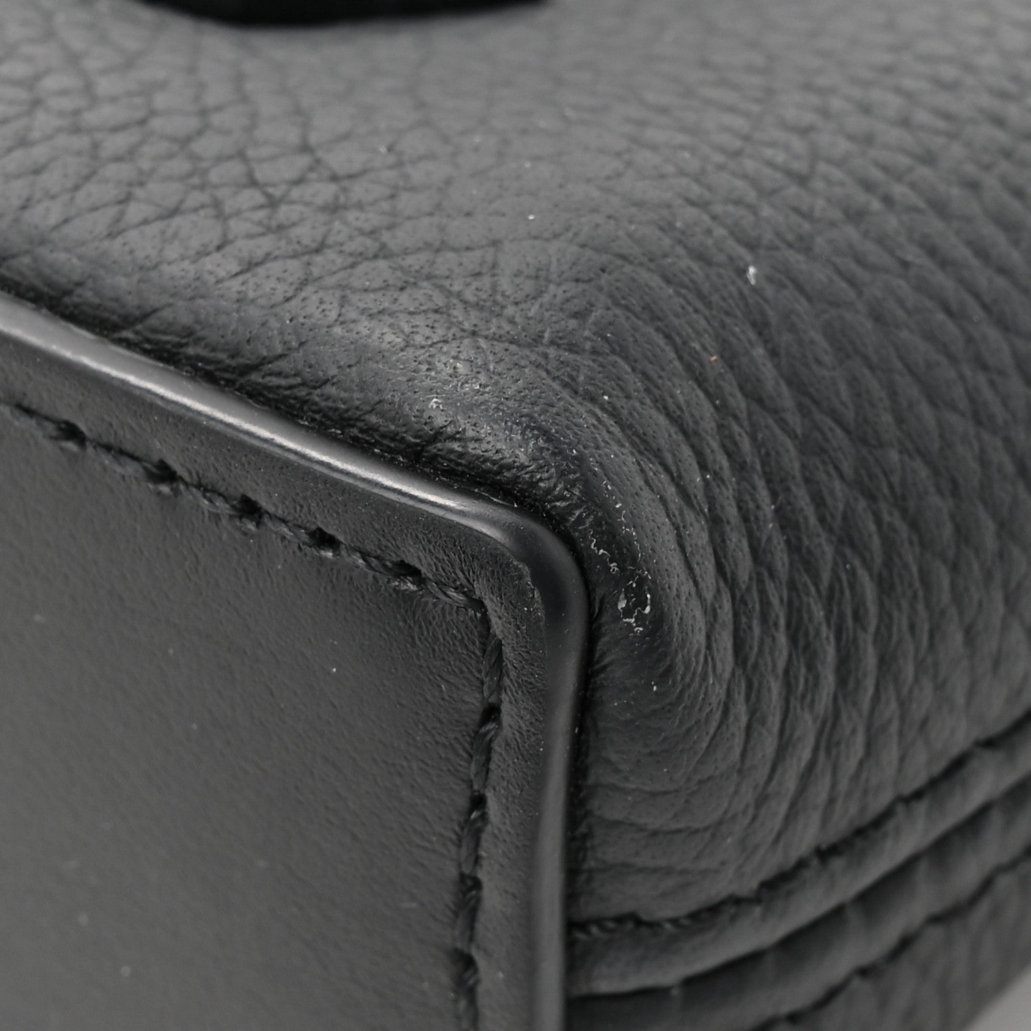Louis Vuitton Grained Calfskin Aerogram Takeoff Pouch Black