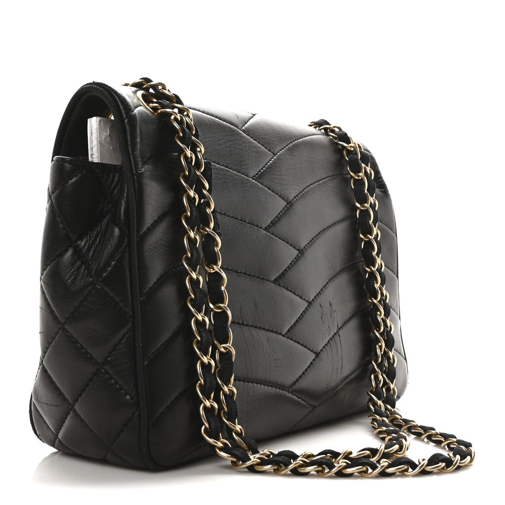 Chanel Lambskin Scallop Quilted Medium Pagoda Flap Black