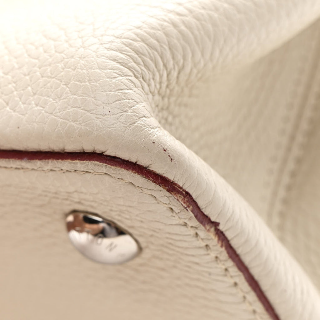 Louis Vuitton Taurillon Capucines MM Blanc Casse