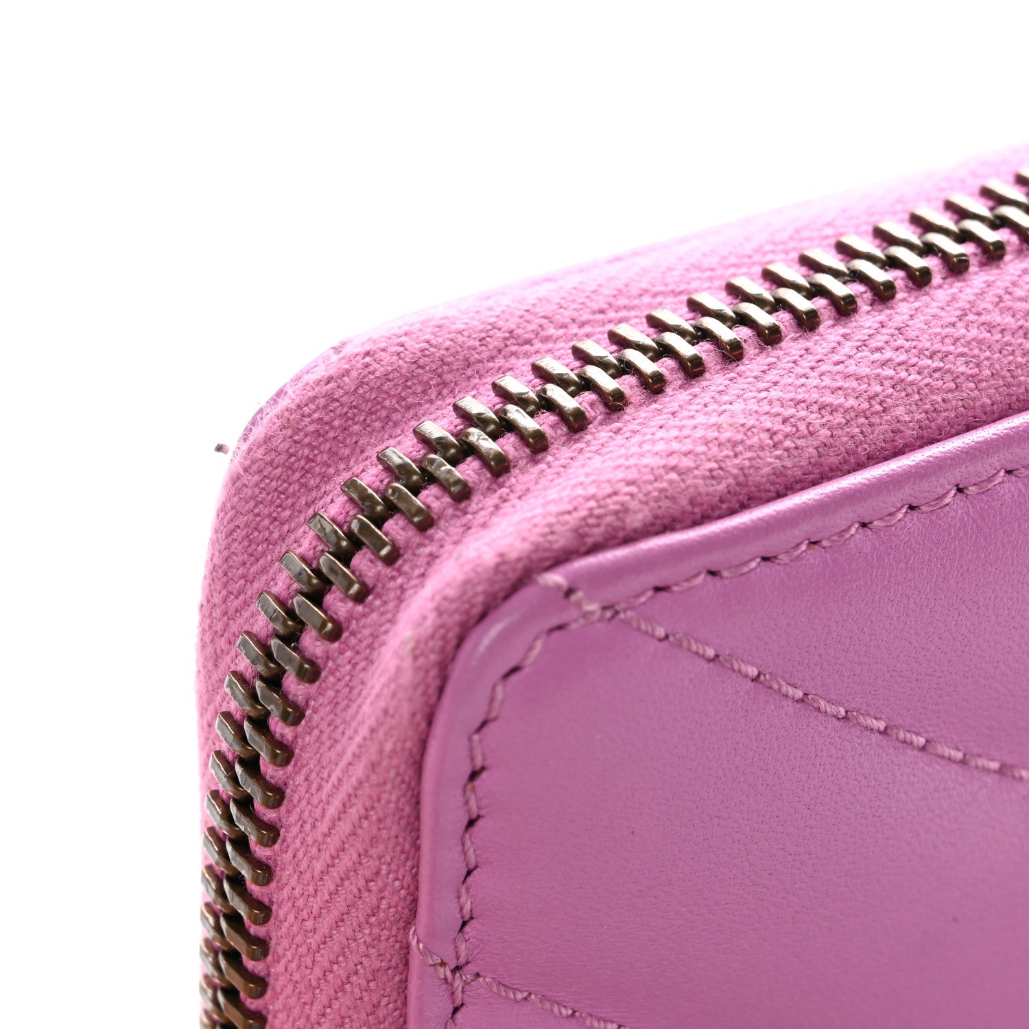 Gucci Calfskin Matelasse GG Marmont Zip Around Wallet Pink