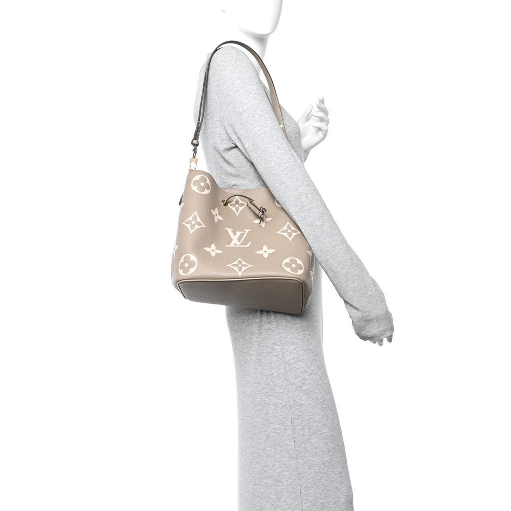 Louis Vuitton Empreinte Monogram Giant Neonoe MM Tourterelle Creme