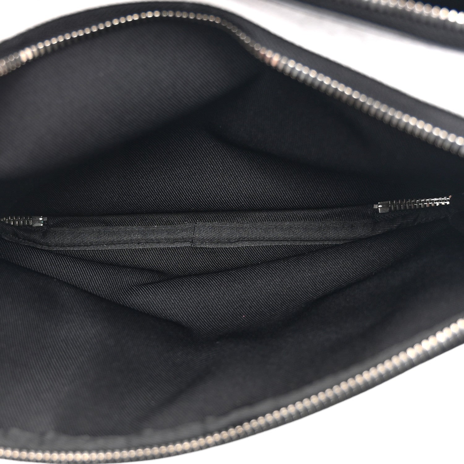 Louis Vuitton Taiga Monogram Alpha Messenger Optic White