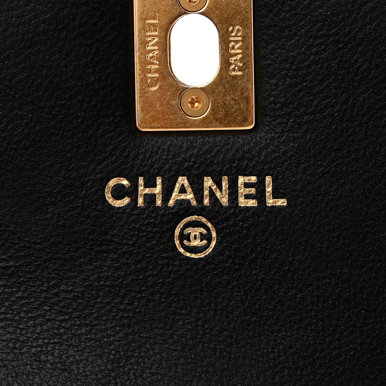 Lambskin Quilted Pearl Crush Phone Holder With Chain Black
