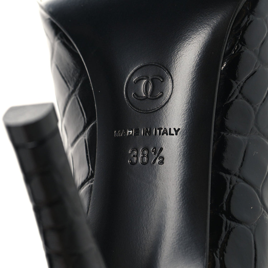 Crocodile Embossed Patent Calfskin Pumps 38.5 Black