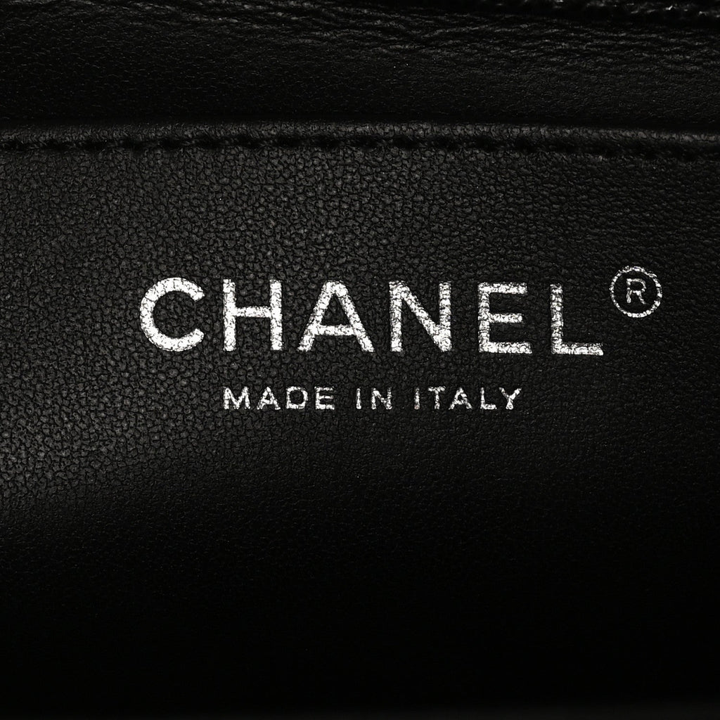 Chanel Caviar Quilted Medium Boy Flap Black