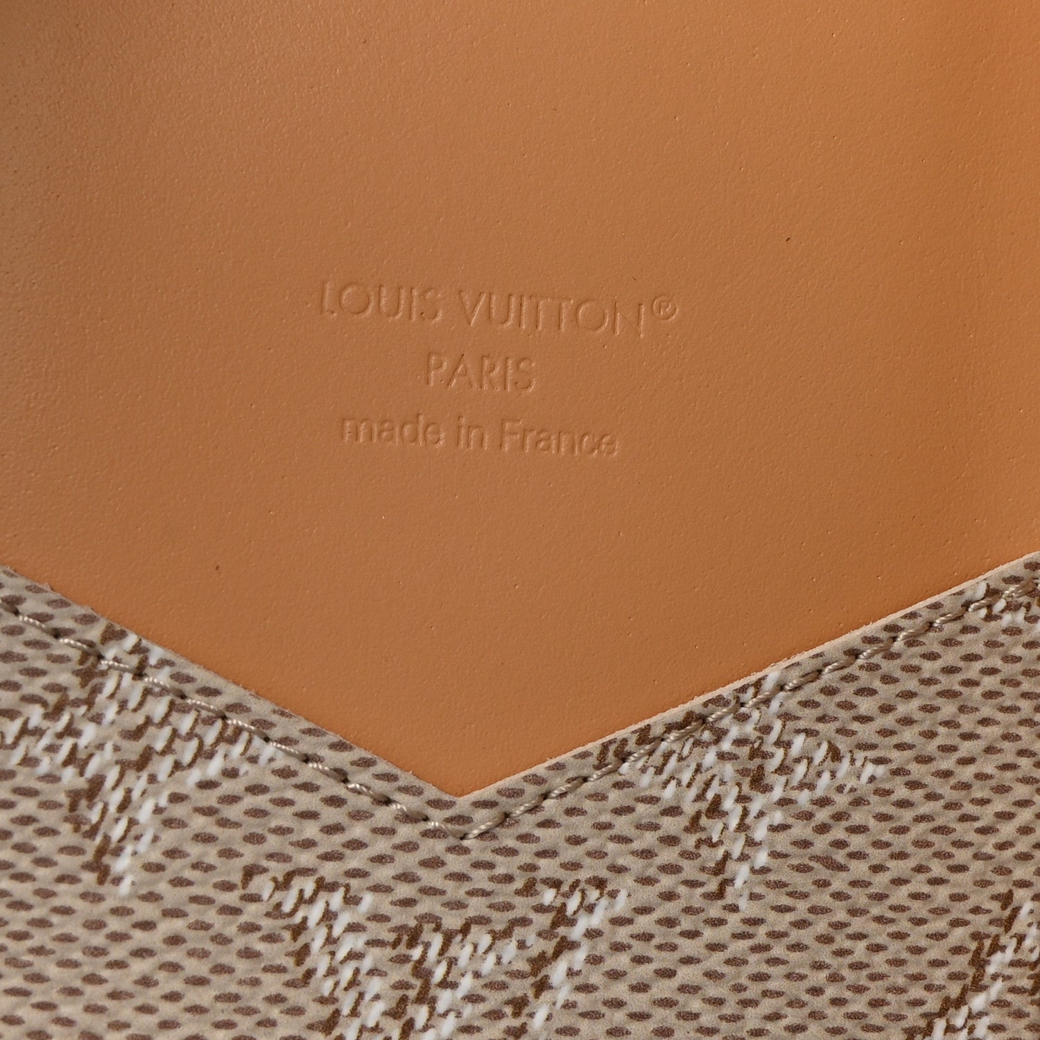 Louis Vuitton Monogram Heritage Passport Cover Lin