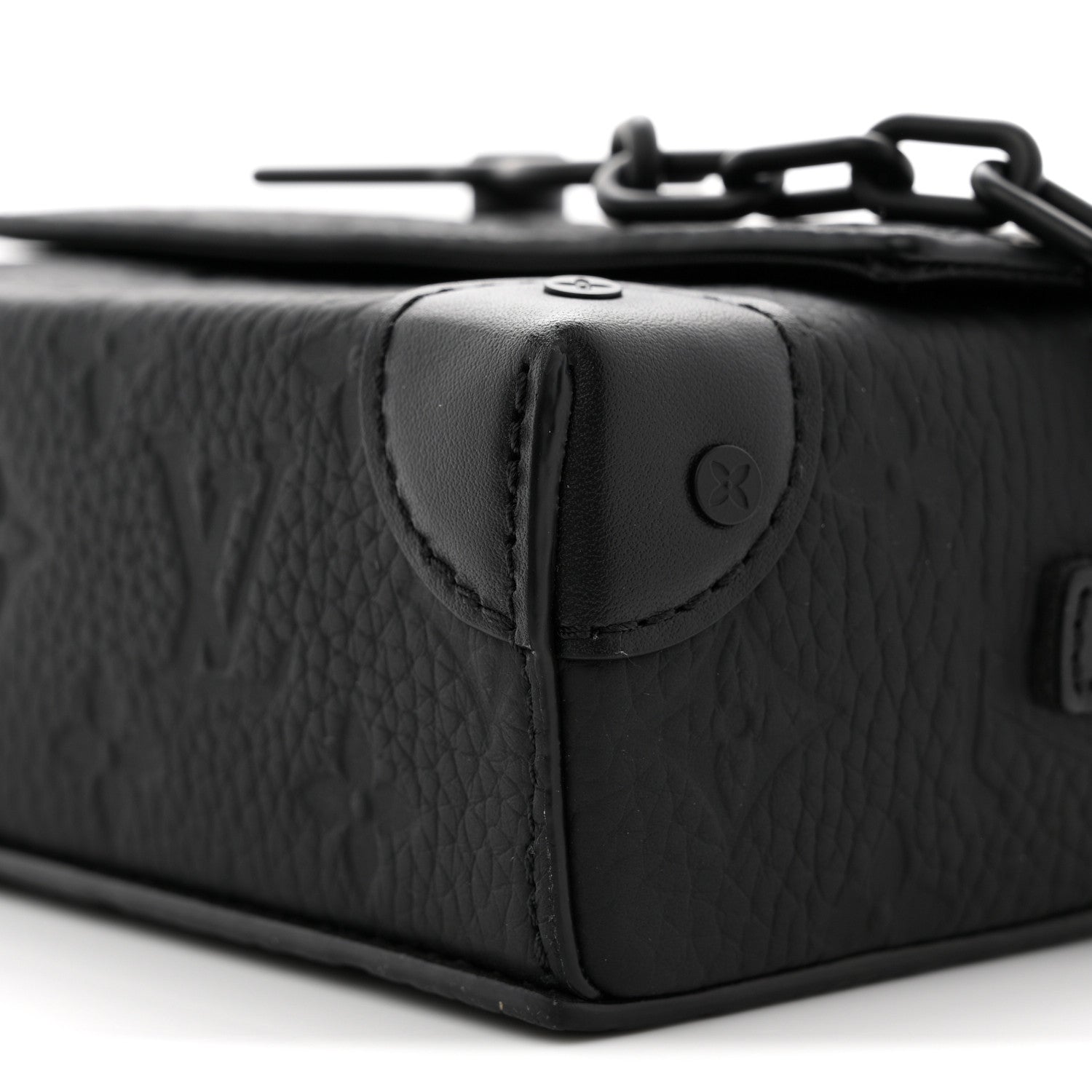 Louis Vuitton Taurillon Monogram Steamer Wearable Wallet Black