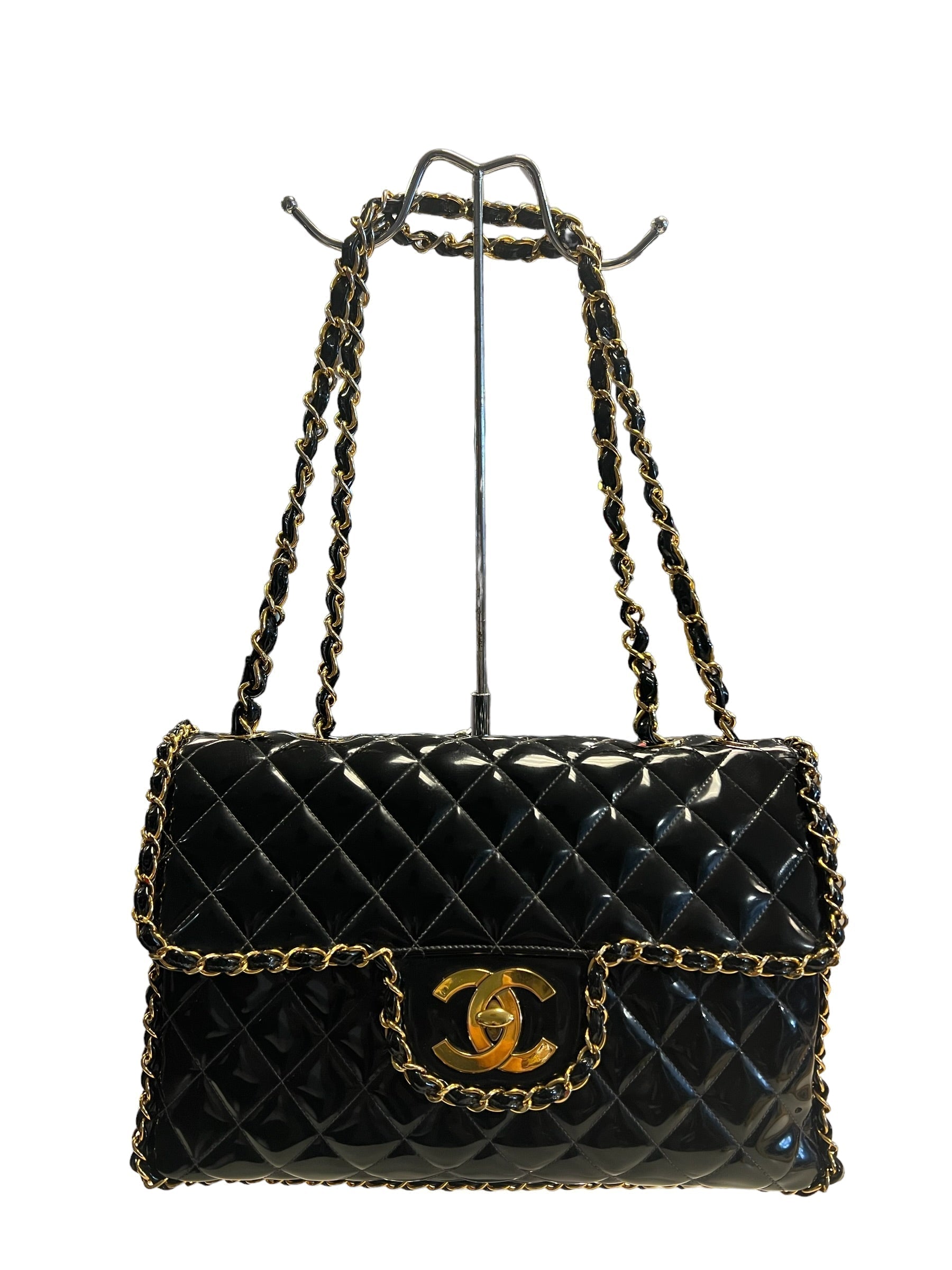Large Vintage Flap Bag By Chanel VINTAGE Size: Large