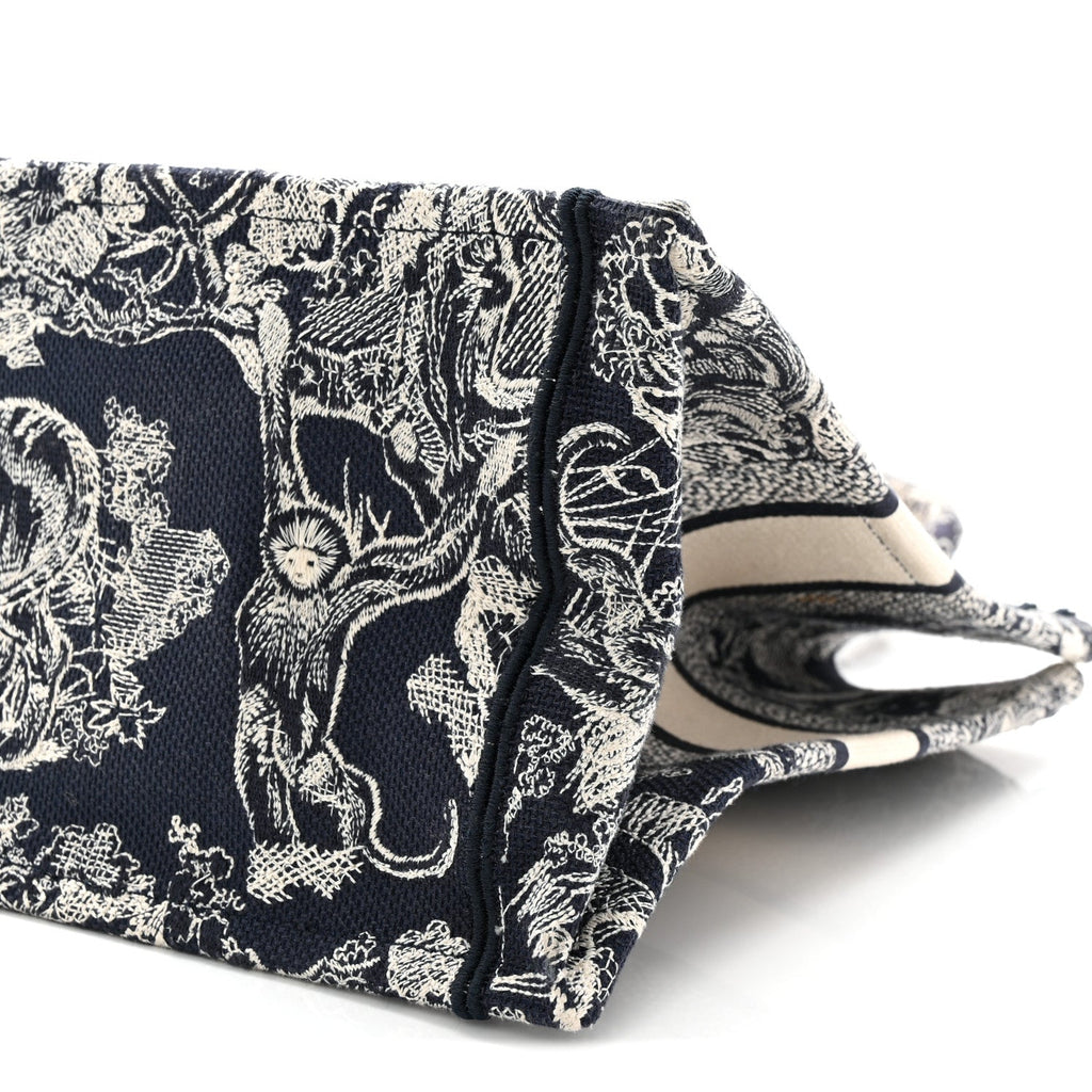 Christian Dior Canvas Embroidered Medium Dioriviera Toile De Jouy Book Tote Blue