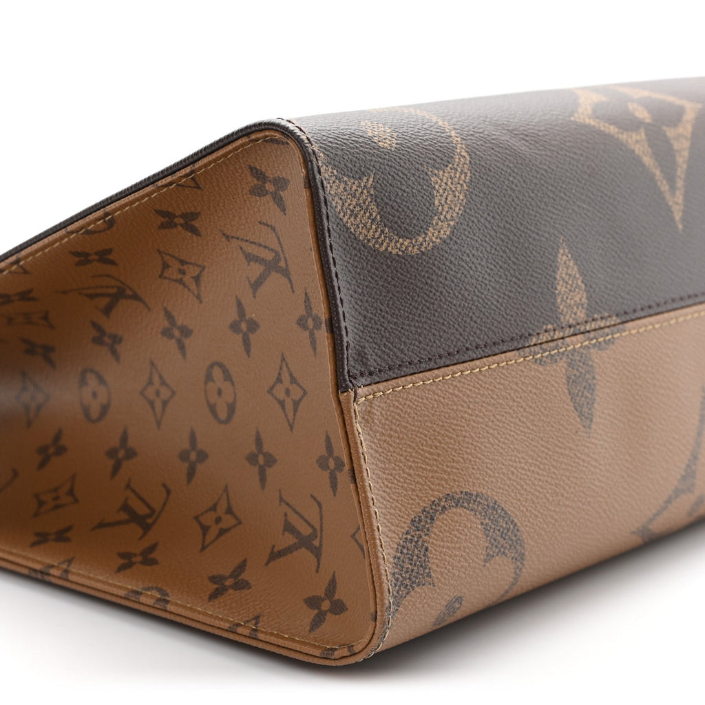 Louis Vuitton Reverse Monogram Giant Onthego MM