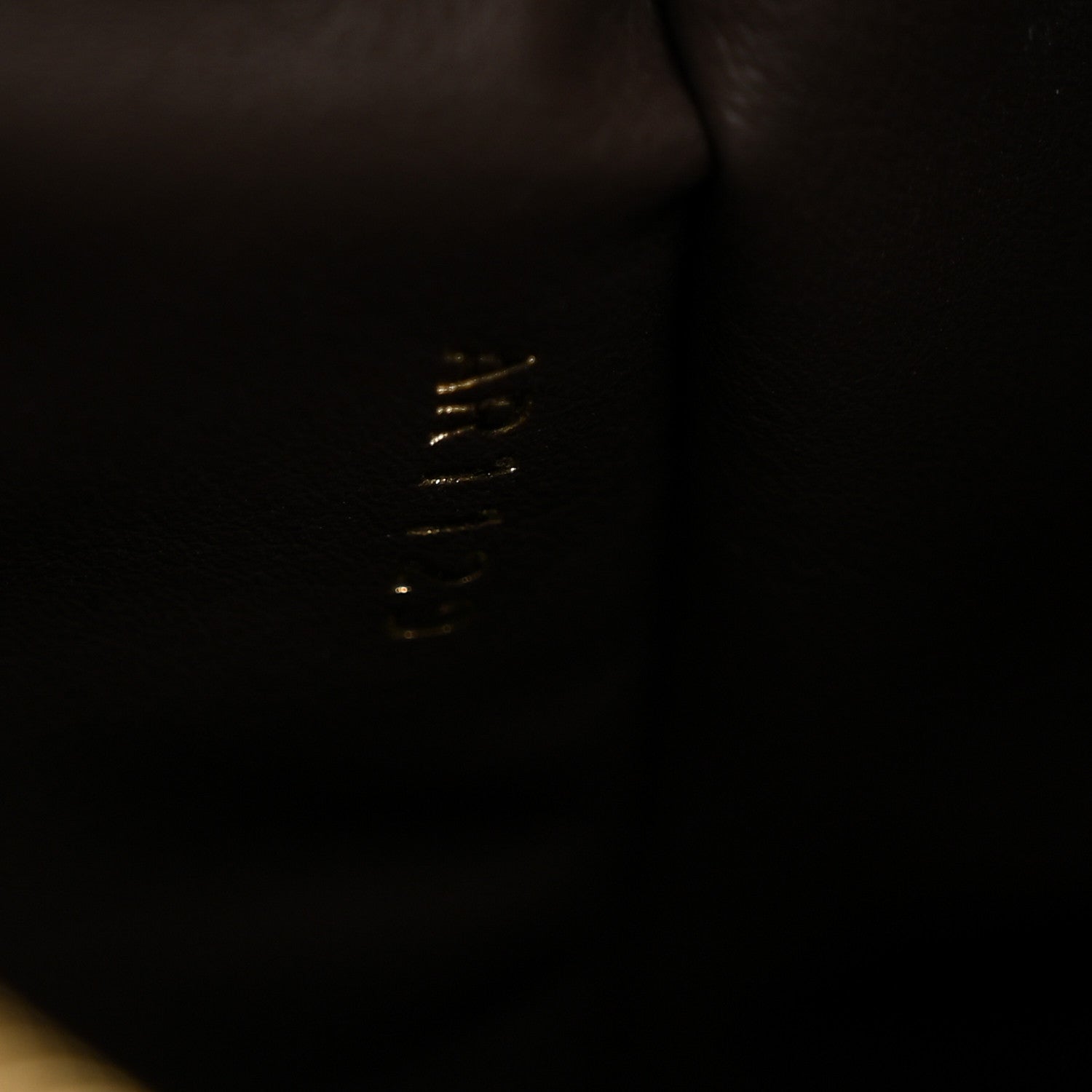 Louis Vuitton Taurillon Capucines PM Galet