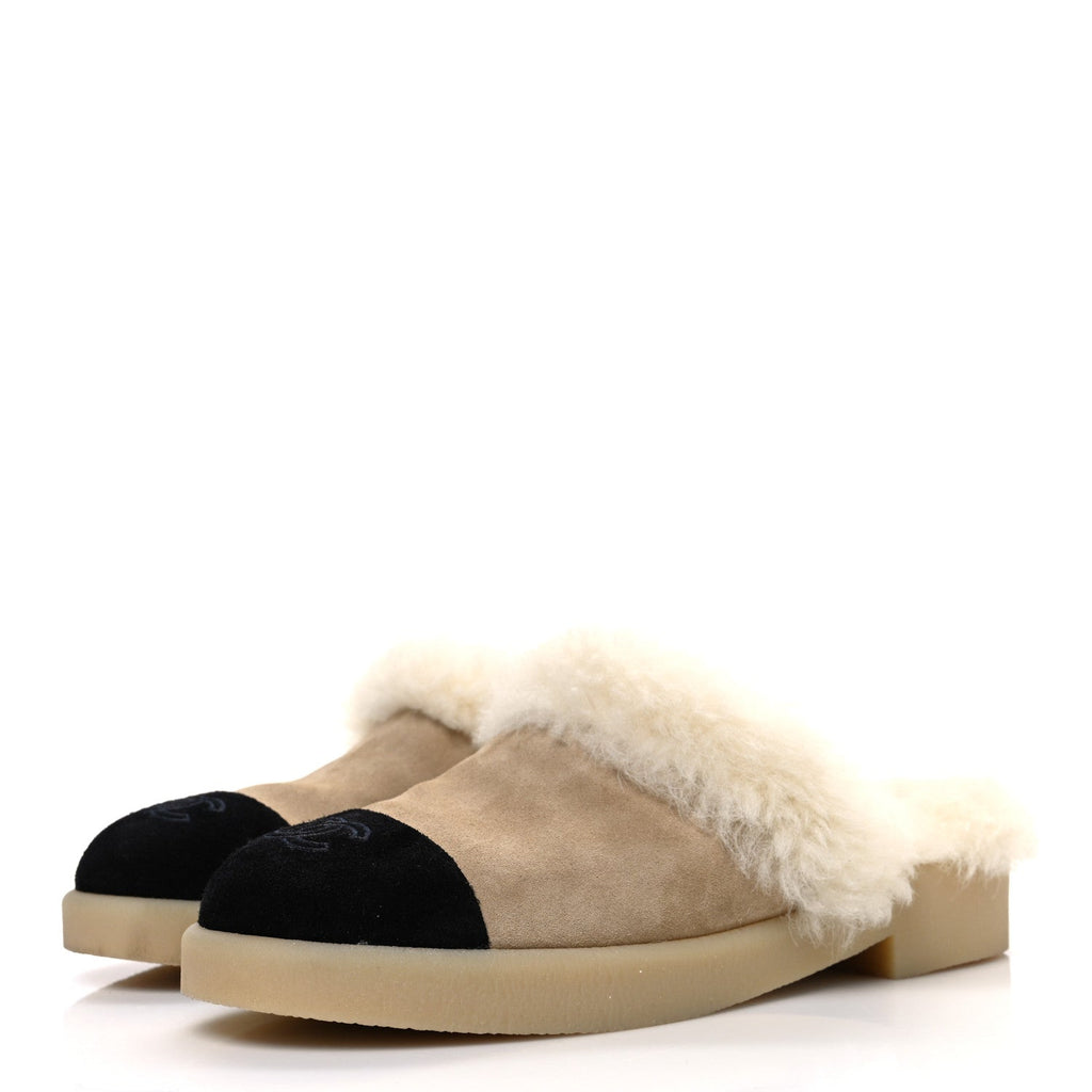 Chanel Suede Shearling CC Cap Toe Mules 41 Beige Black