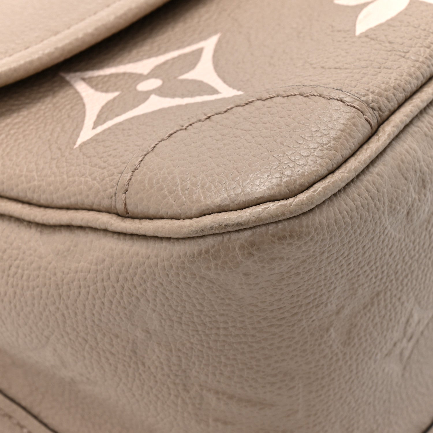 Louis Vuitton Empreinte Monogram Giant Diane Tourterelle Creme
