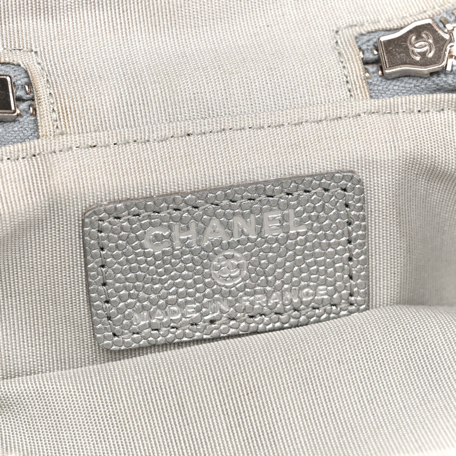 Chanel Metallic Caviar Quilted Mini Top Handle Vanity With Chain Silver