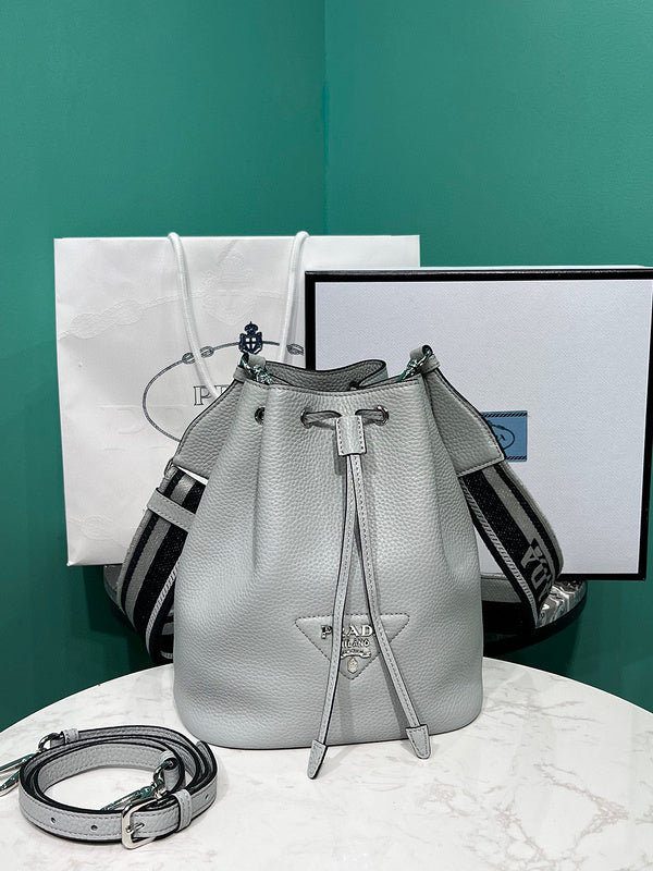 Prada Bags - 3566