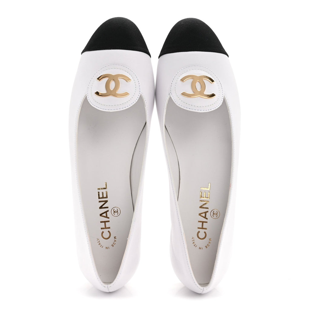 Calfskin Grosgrain Cap Toe CC Moccasin Loafers 40 White Black