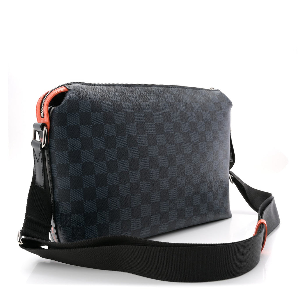 Louis Vuitton Damier Cobalt Race Discovery Messenger