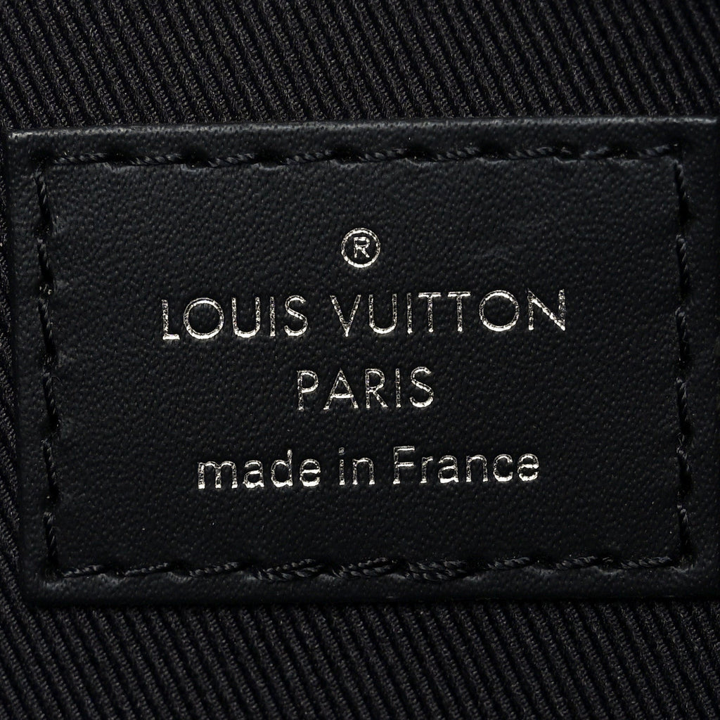 Louis Vuitton Monogram Eclipse Discovery Pochette GM