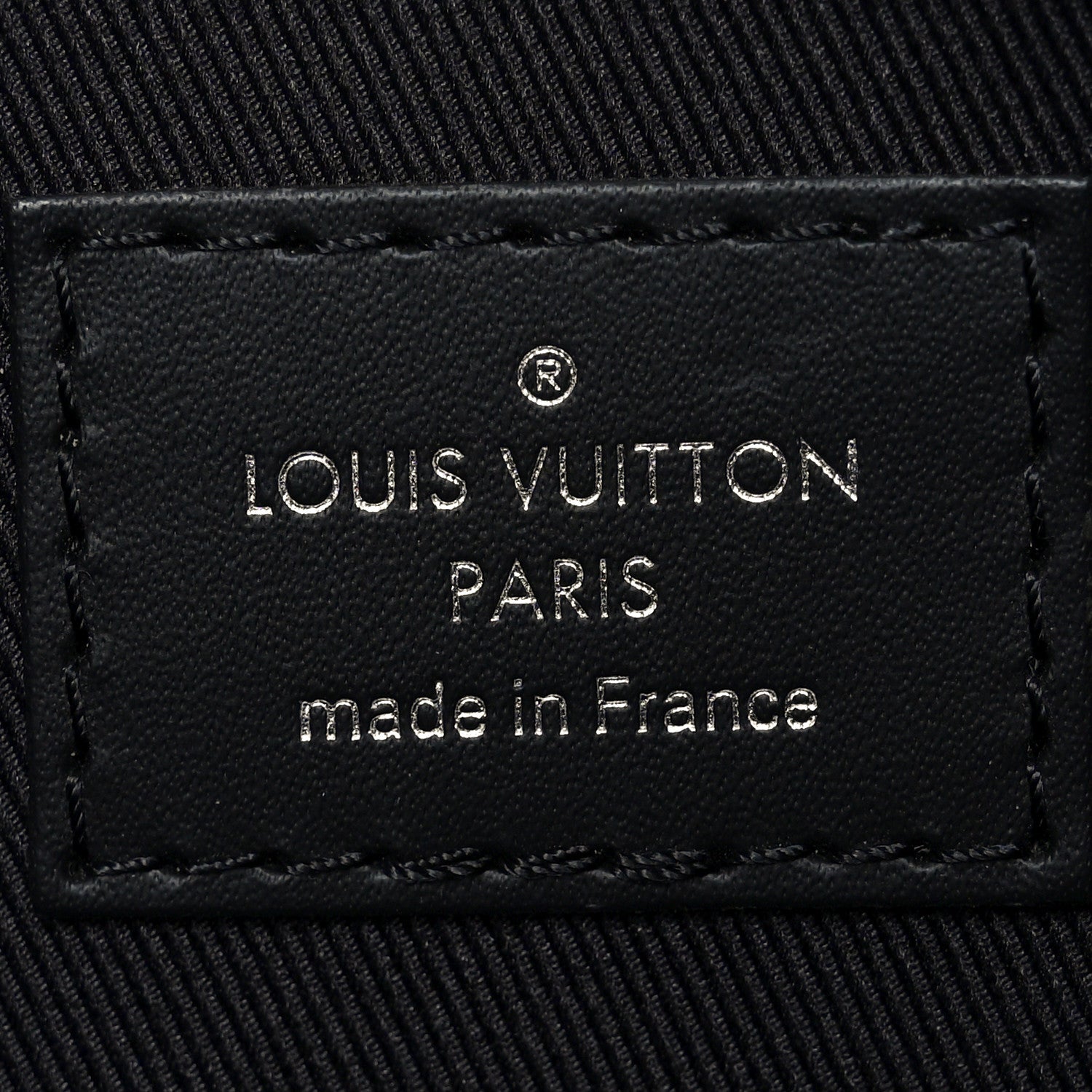 Louis Vuitton Monogram Eclipse Discovery Pochette GM
