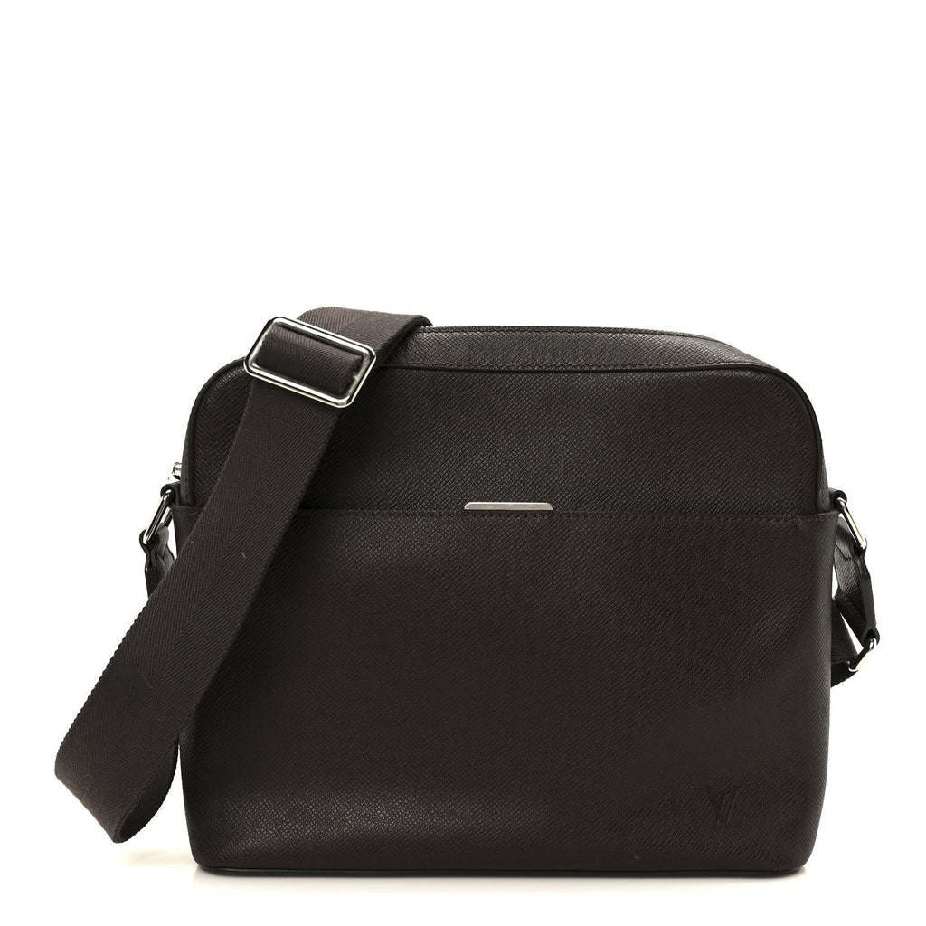 Louis Vuitton Taiga Anton Messenger PM Acajou