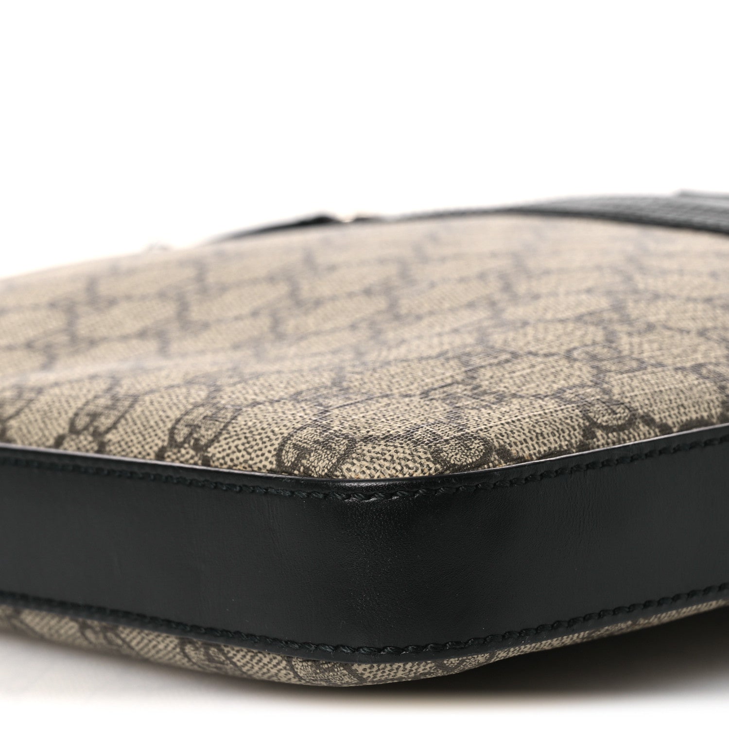 Gucci GG Supreme Monogram Flat Messenger Bag Black