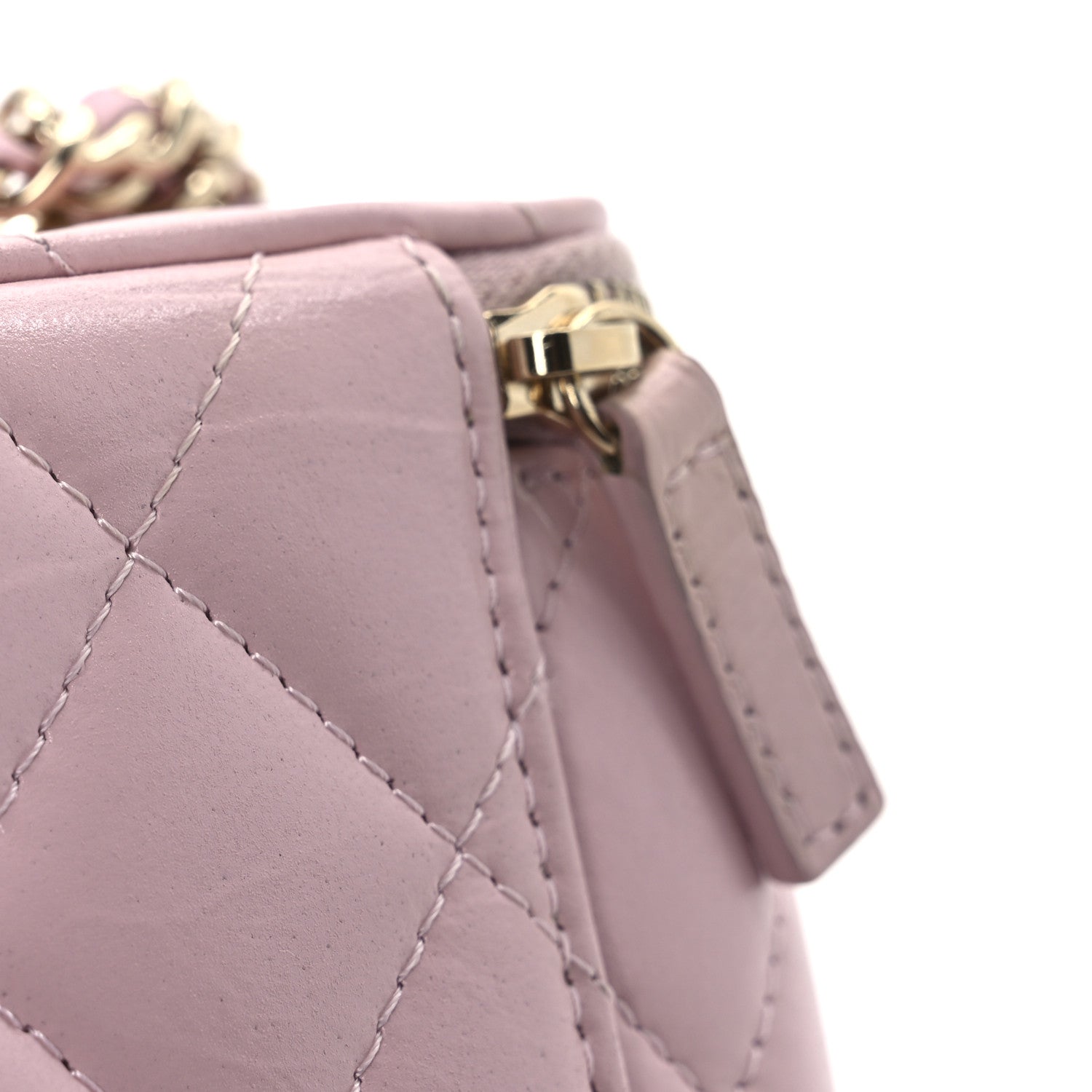 Chanel Shiny Lambskin Quilted Top Handle Vanity Case With Chain Pink