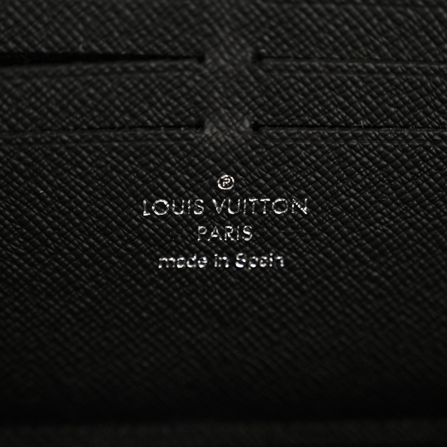 Louis Vuitton Taiga Dragonne Zippy Wallet Black