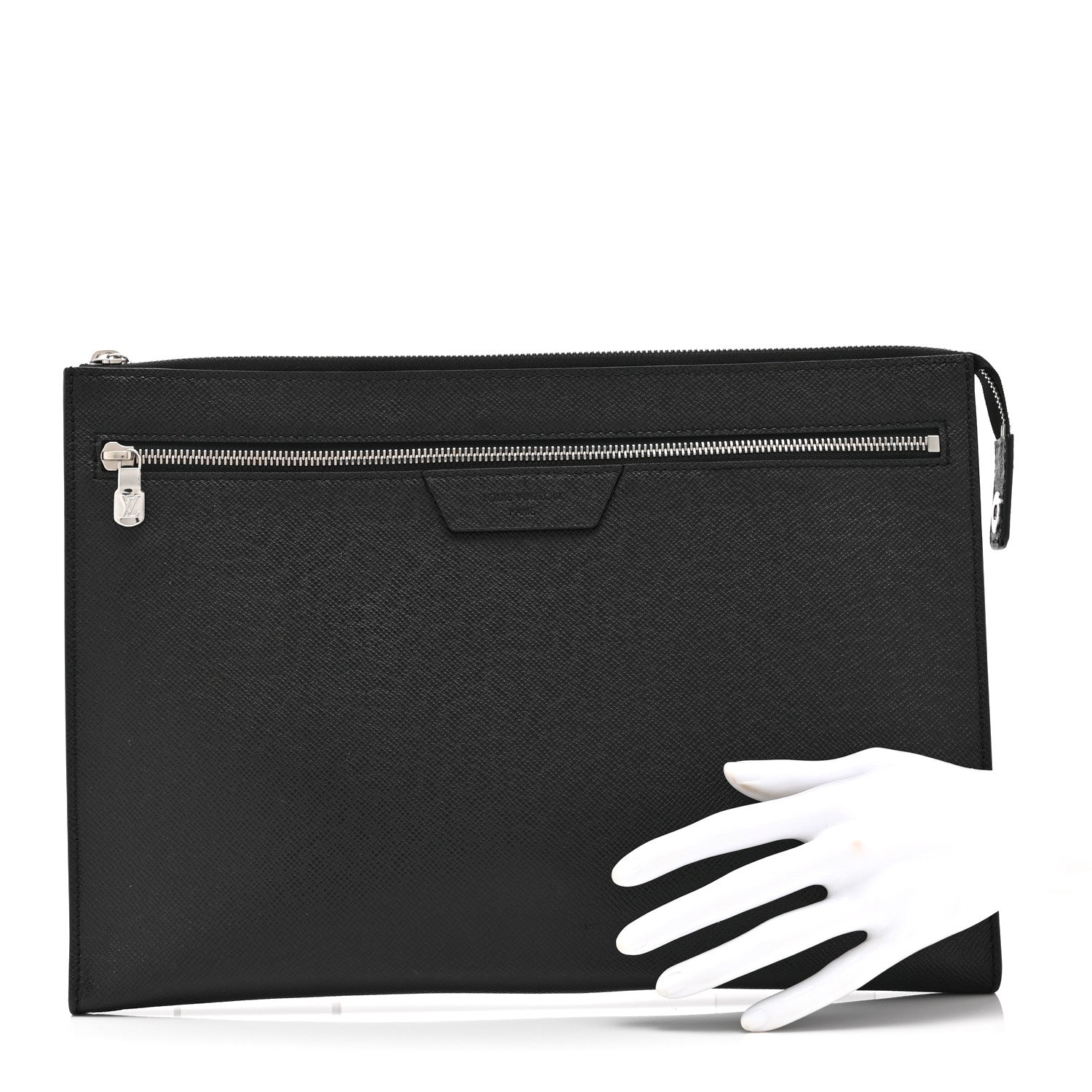 Louis Vuitton Taiga Pochette 24 Heures Black
