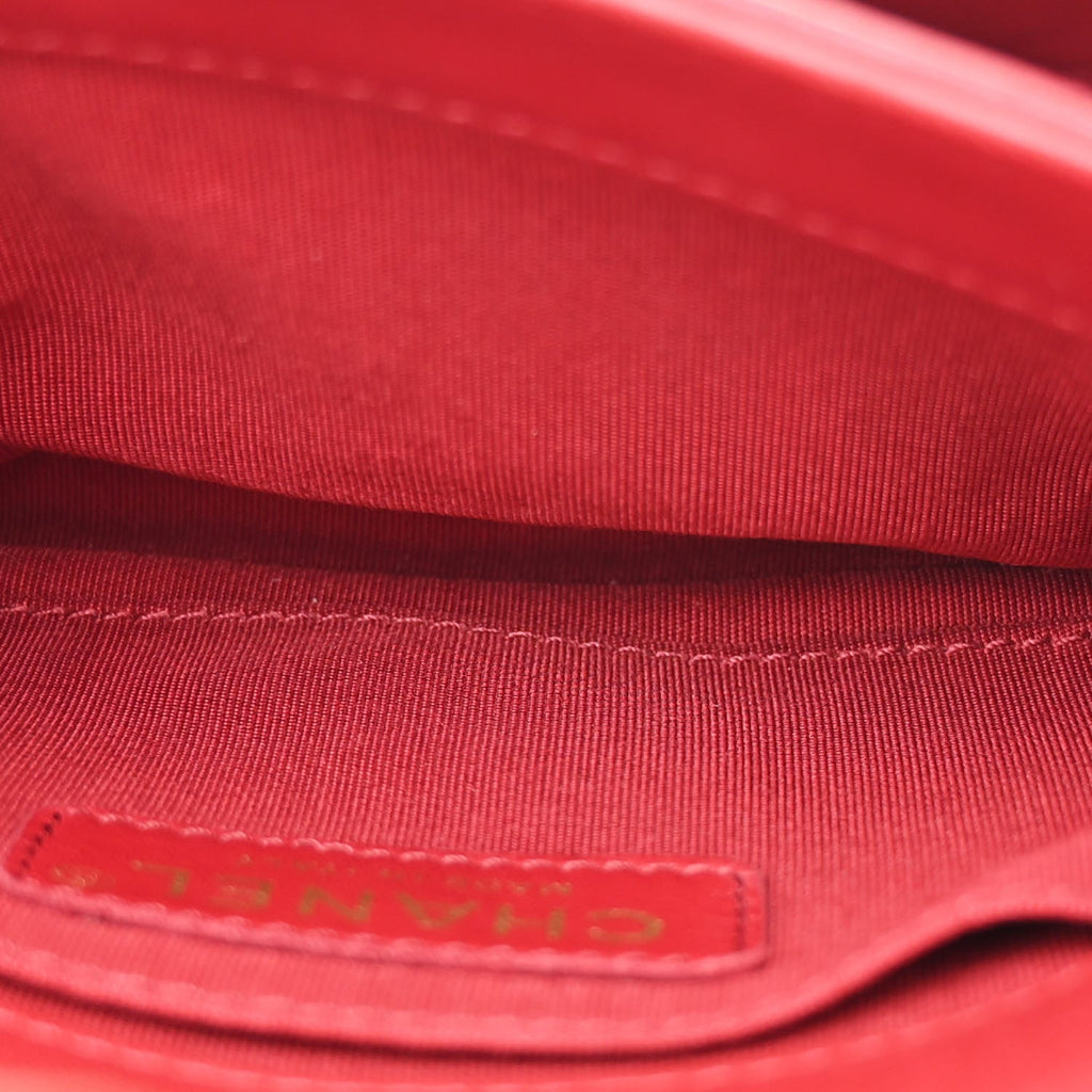 Chanel Lambskin Quilted CC Unchained Crossbody Red