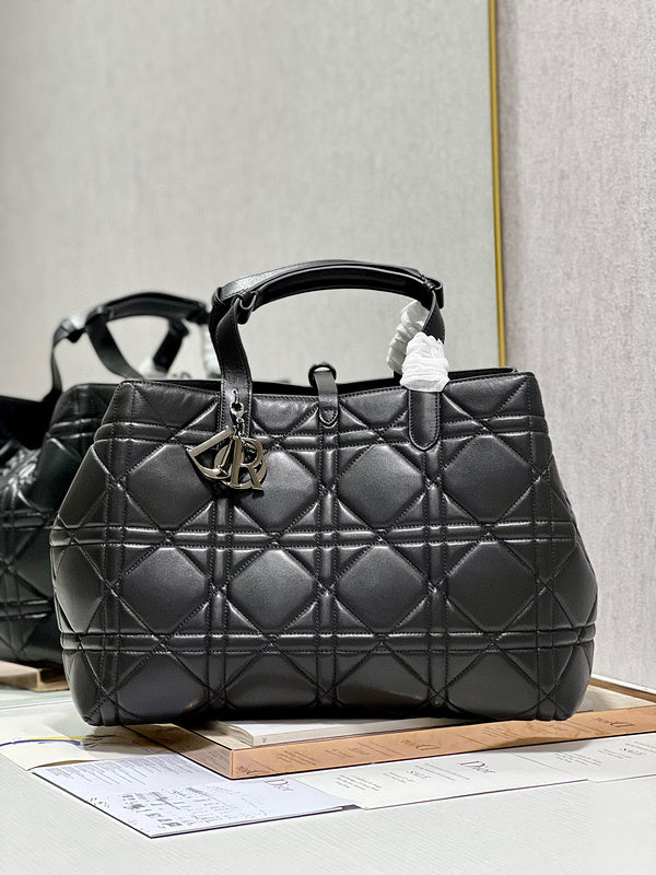 Dior Bags - 360