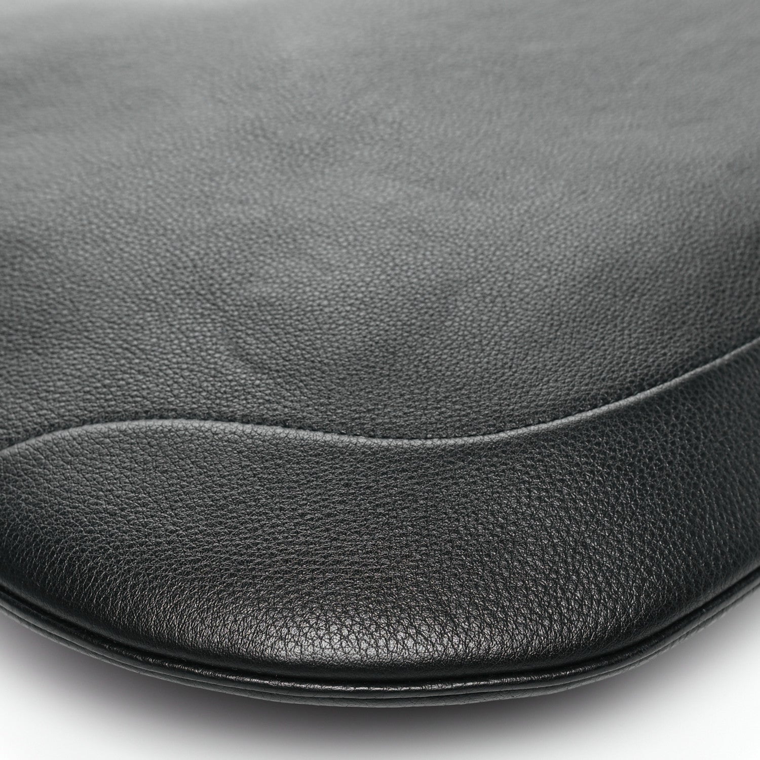 Gucci Soft Grained Calfskin Maxi B Hobo Black