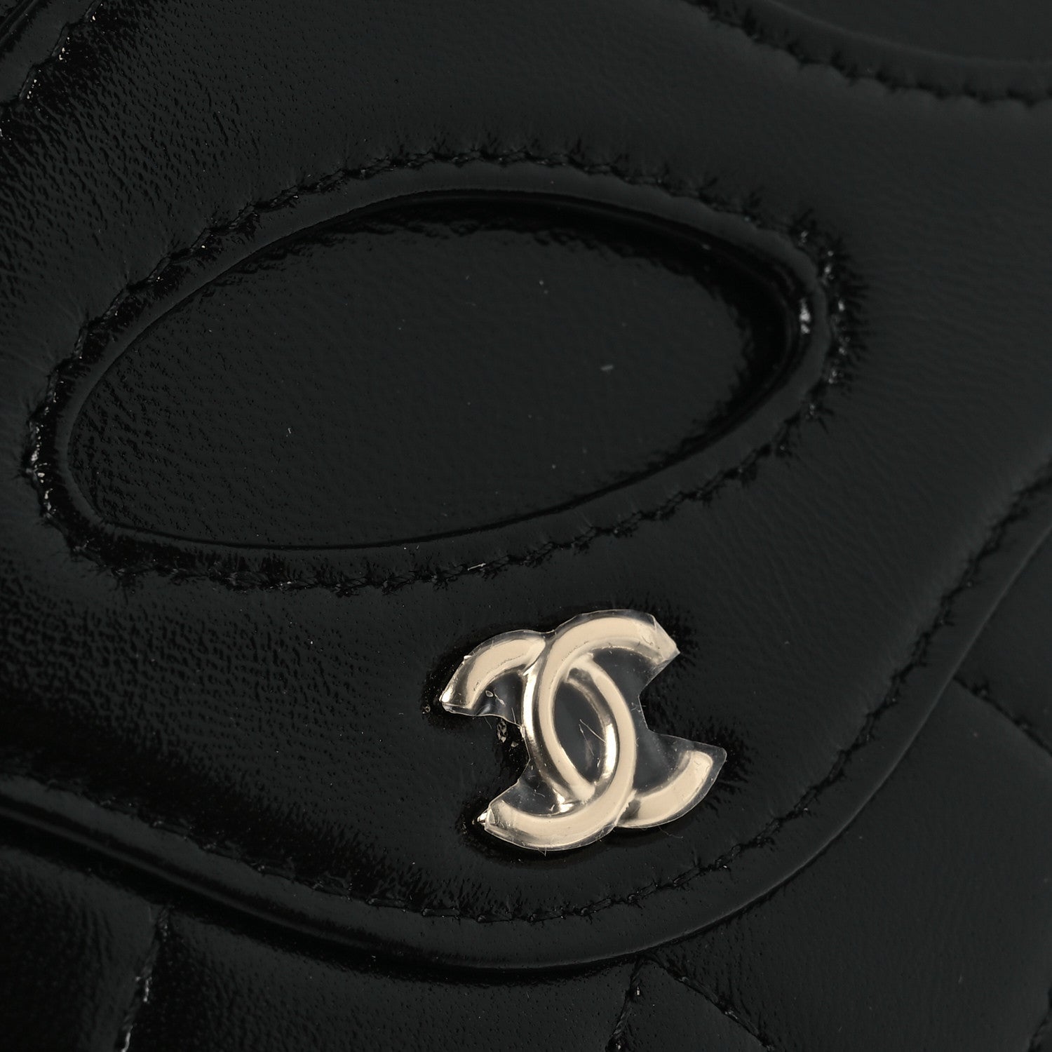 Chanel Shiny Crumpled Calfskin Quilted 31 Card Holder Black