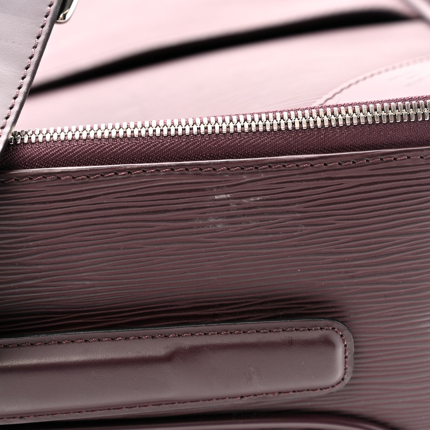 Louis Vuitton Epi Pegase 55 Quetsche