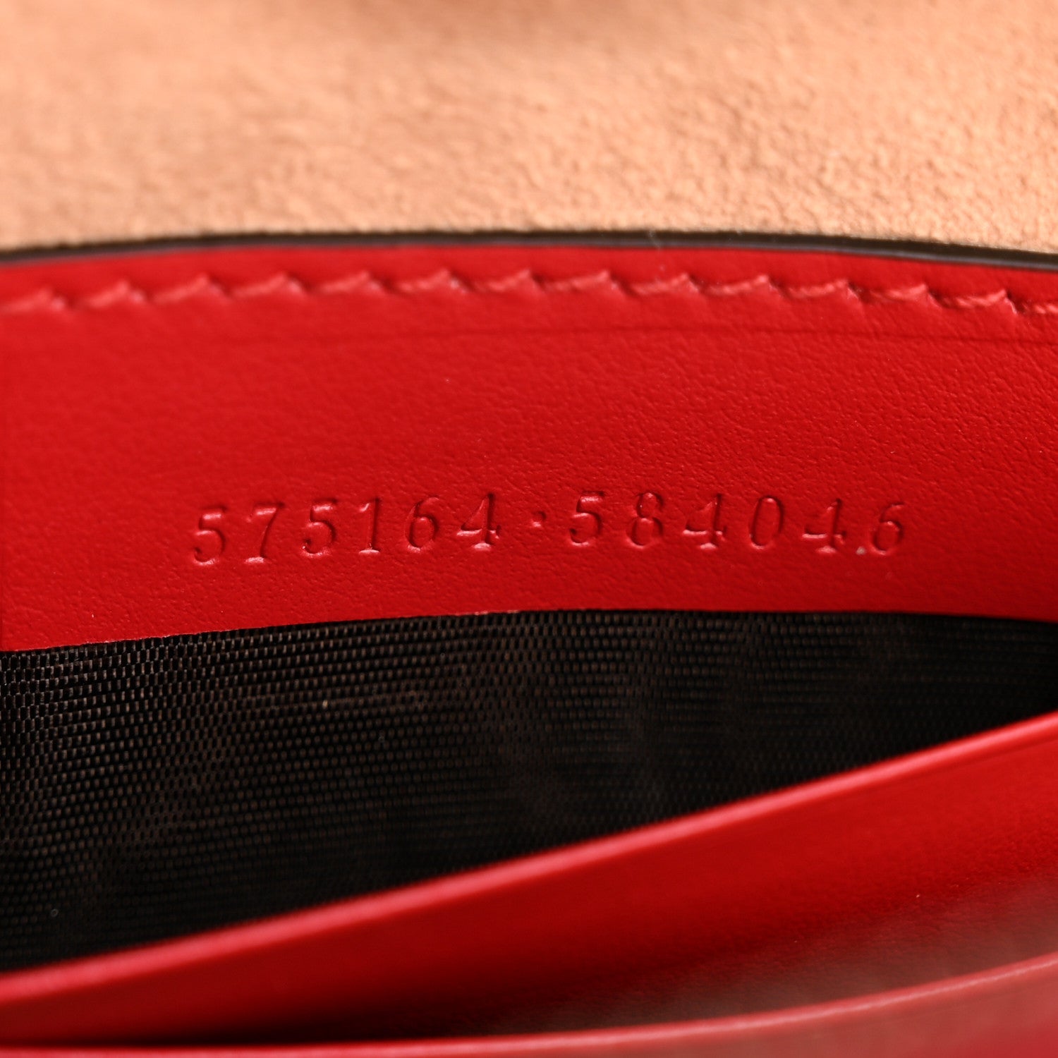 Gucci Calfskin Matelasse GG Marmont Round Wrist Wallet Hibiscus Red