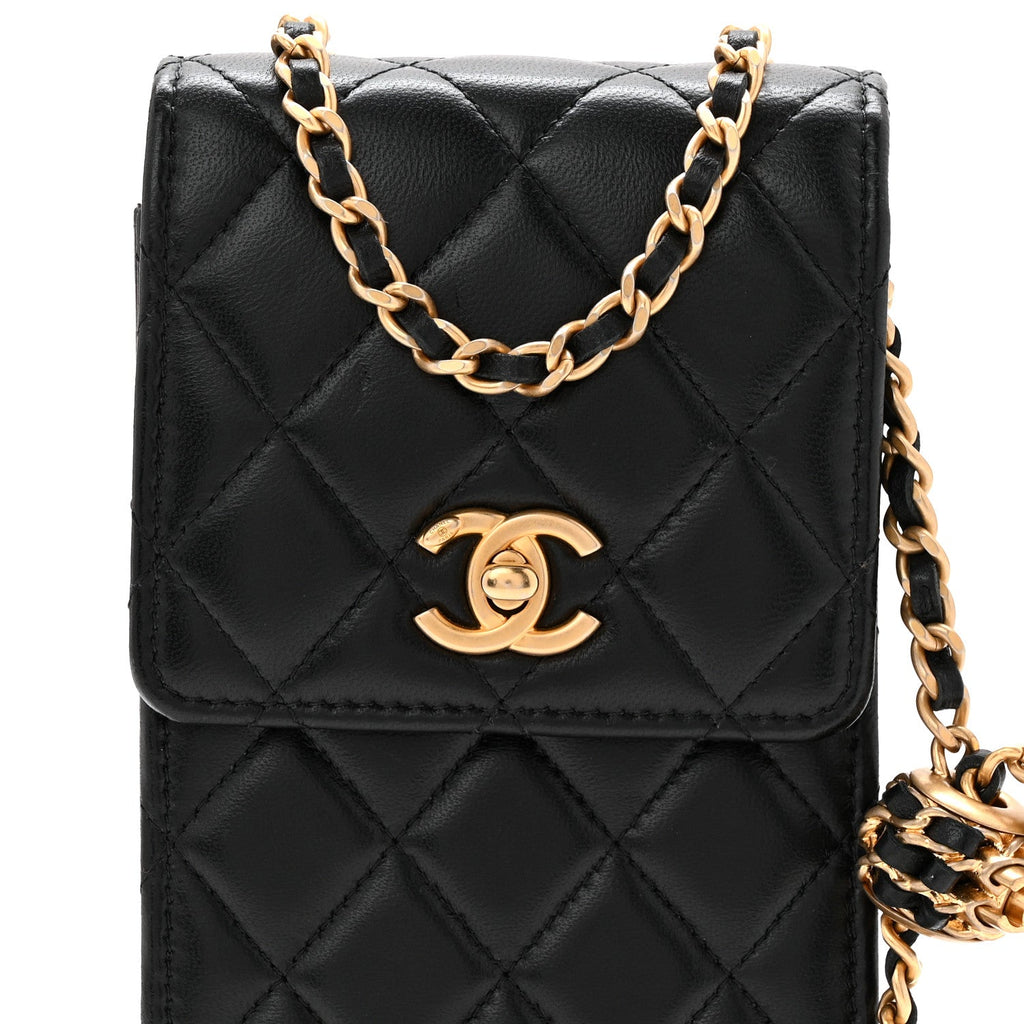 Lambskin Quilted Pearl Crush Phone Holder With Chain Black