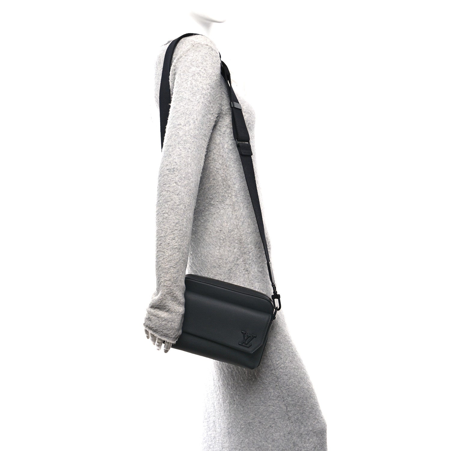 Louis Vuitton Calfskin Aerogram Fastline Messenger Black