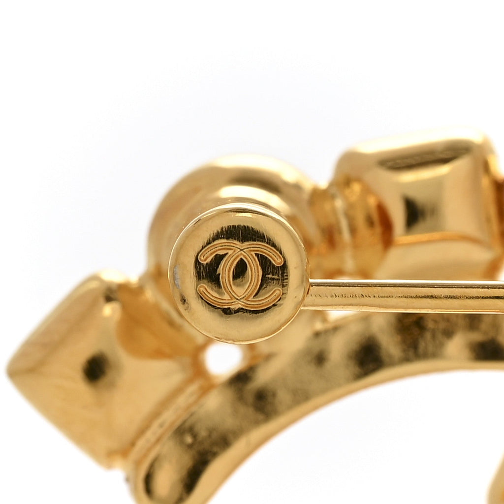 Crystal Pearl CC Brooch Gold