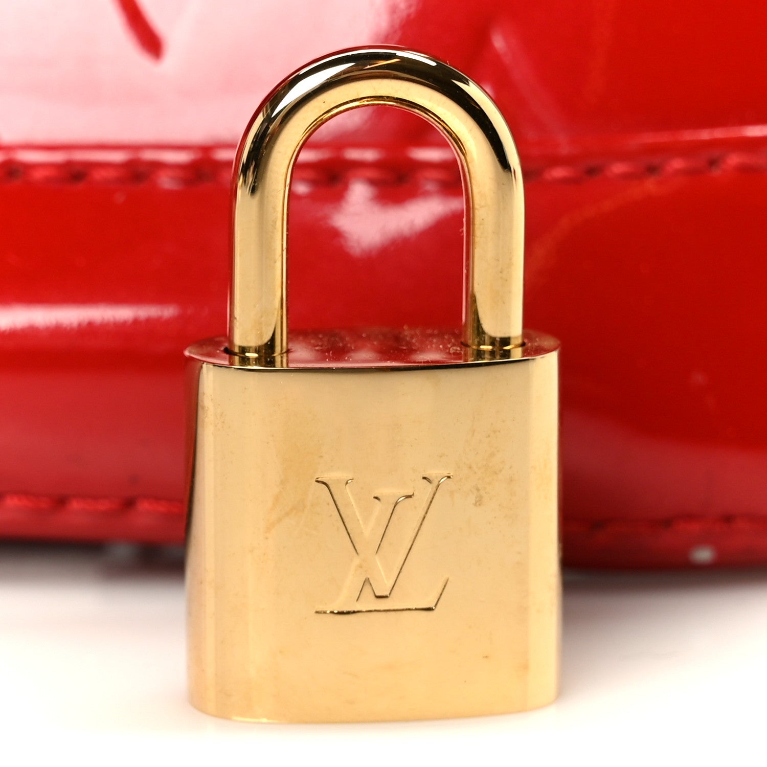 Louis Vuitton Vernis Alma BB Pomme D'Amour