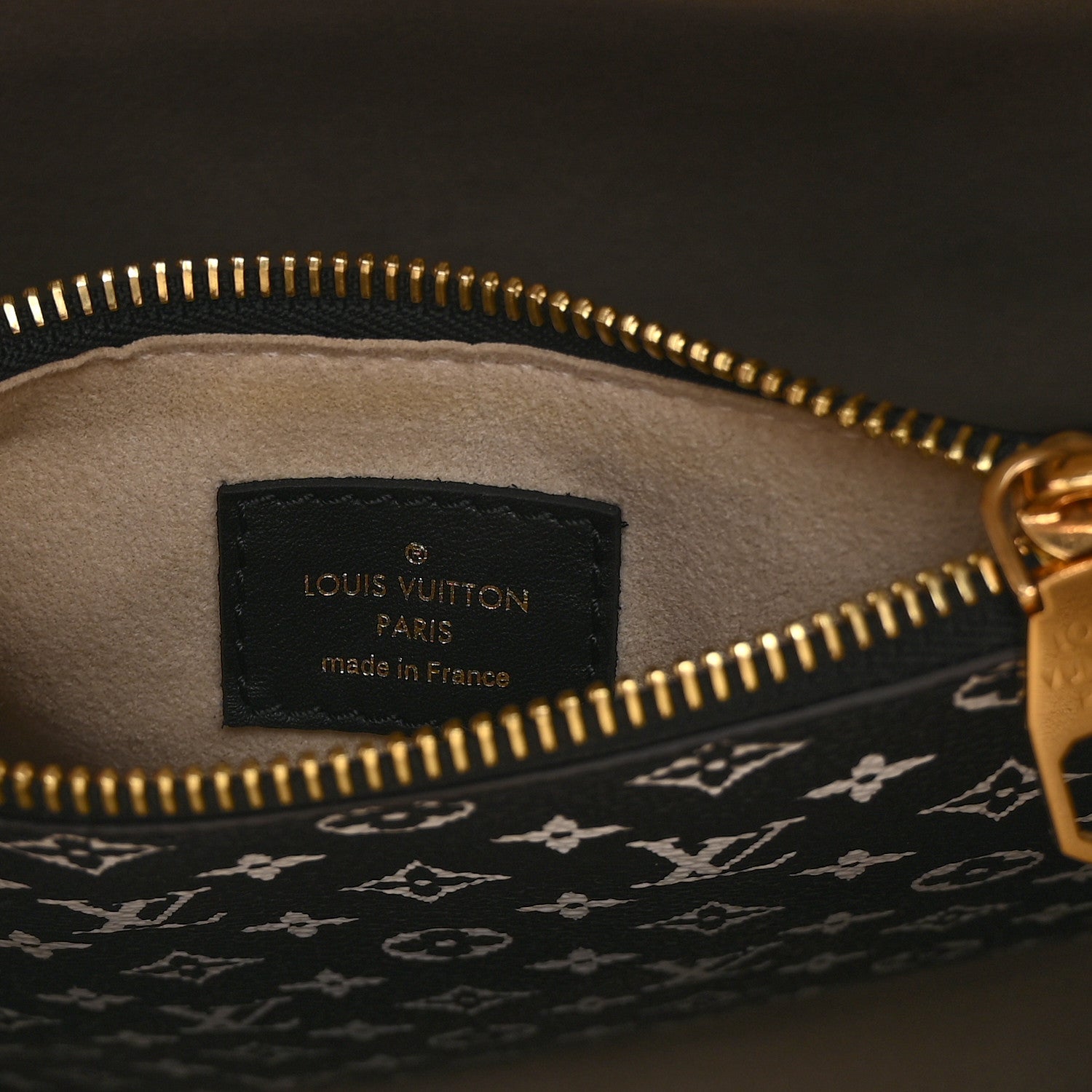 Louis Vuitton Monogram Giant Jungle NeoNoe Ivory