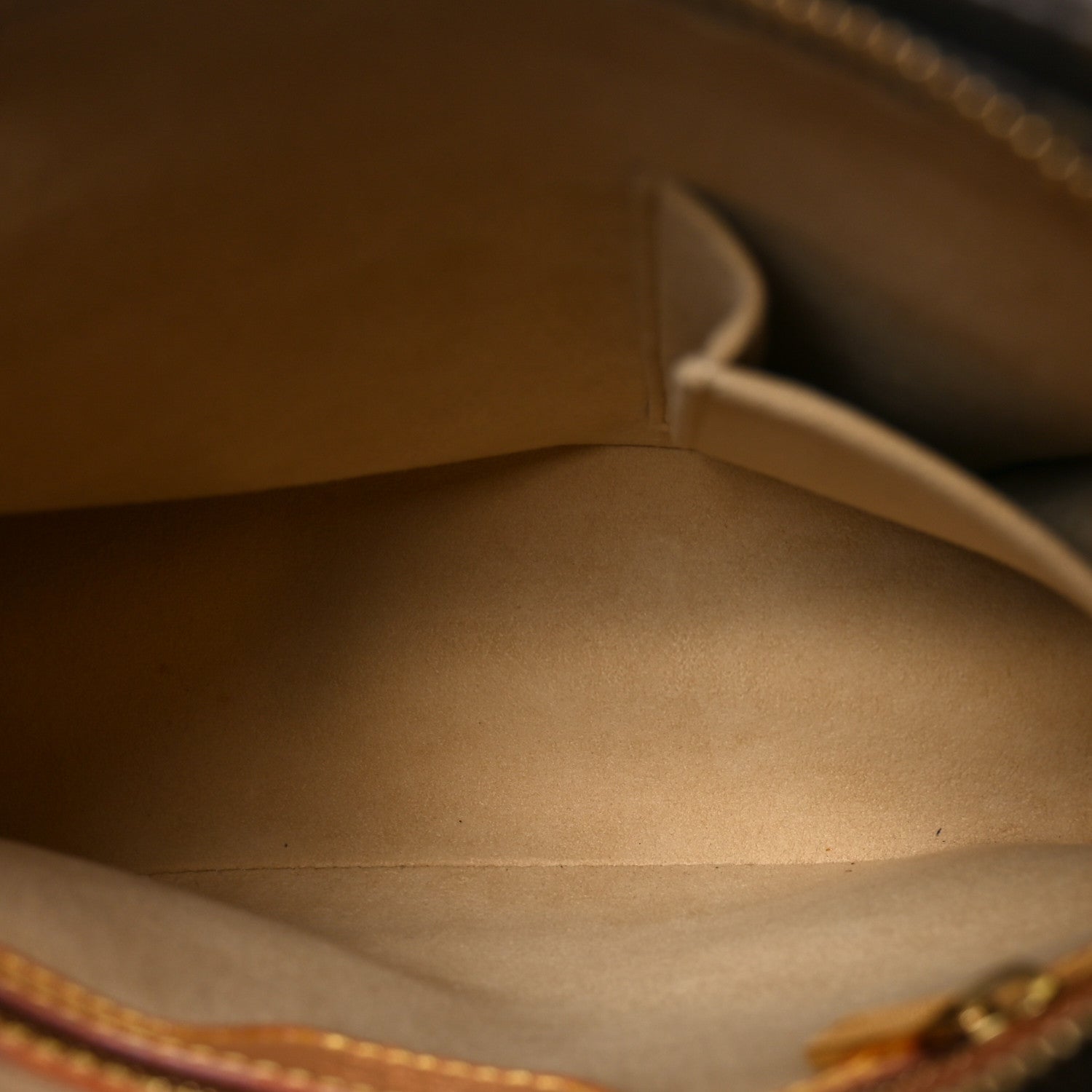 Louis Vuitton Monogram Looping MM
