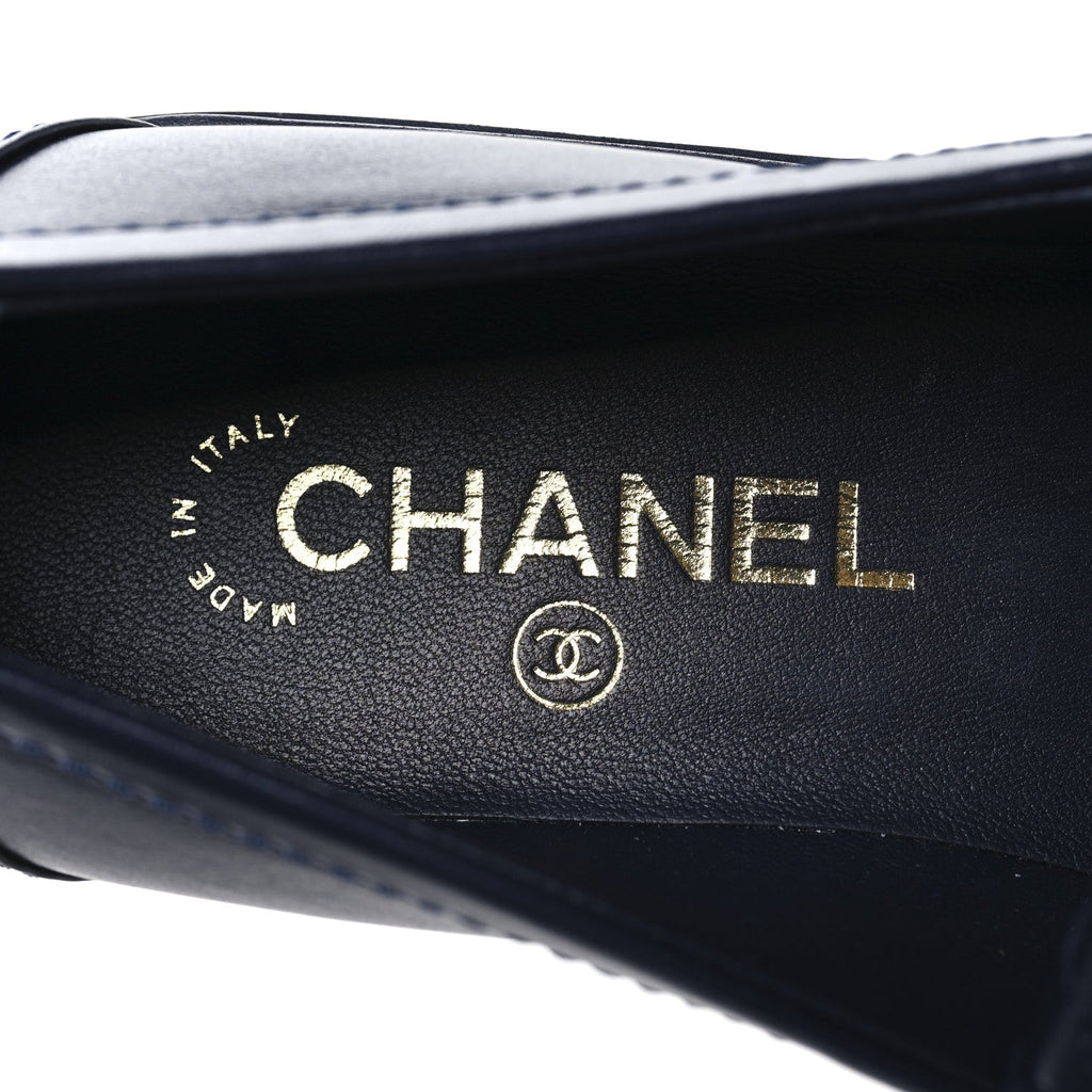 Lambskin Quilted CC Turnlock Loafers 38 Navy