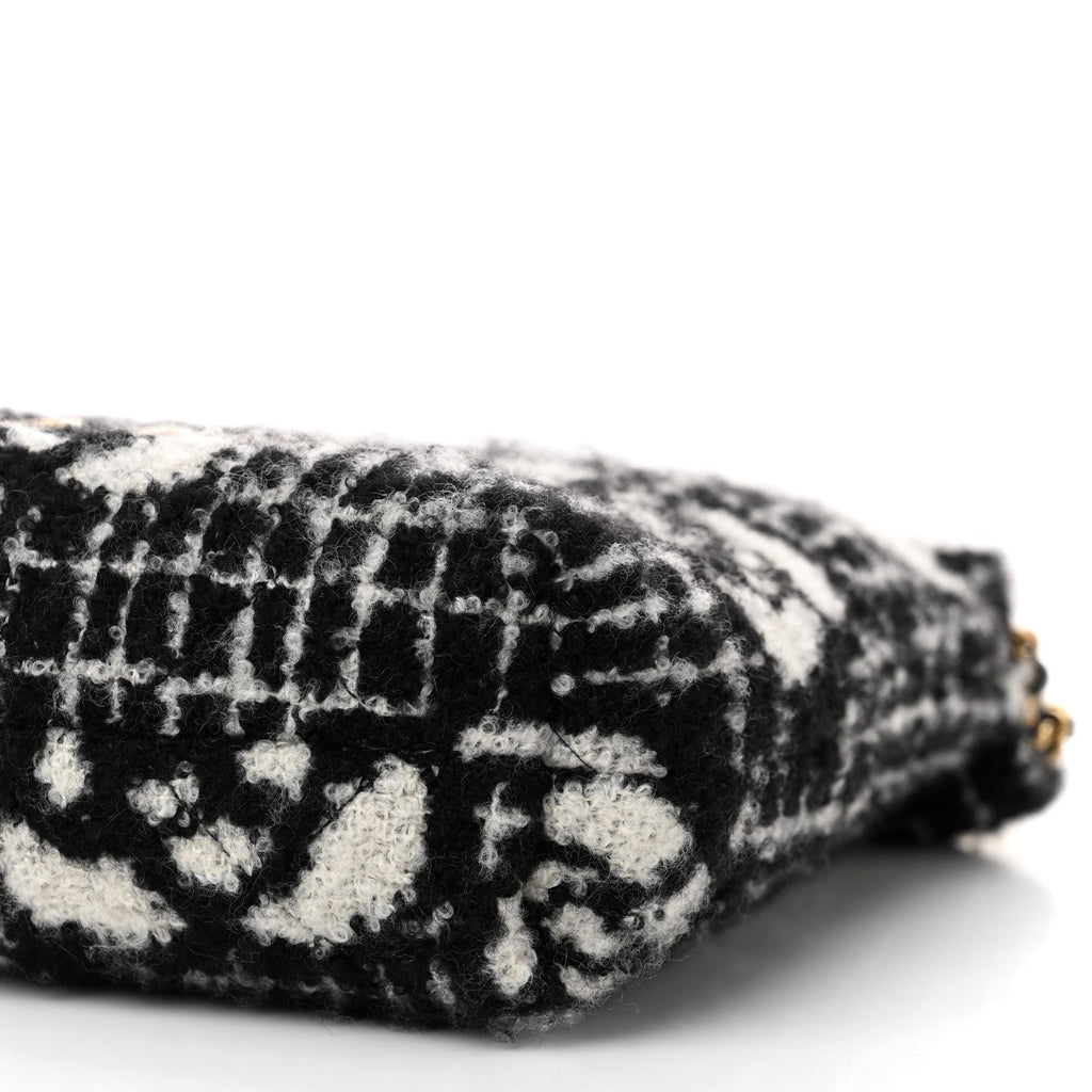 Chanel Cashmere Mini Chanel 22 Black White
