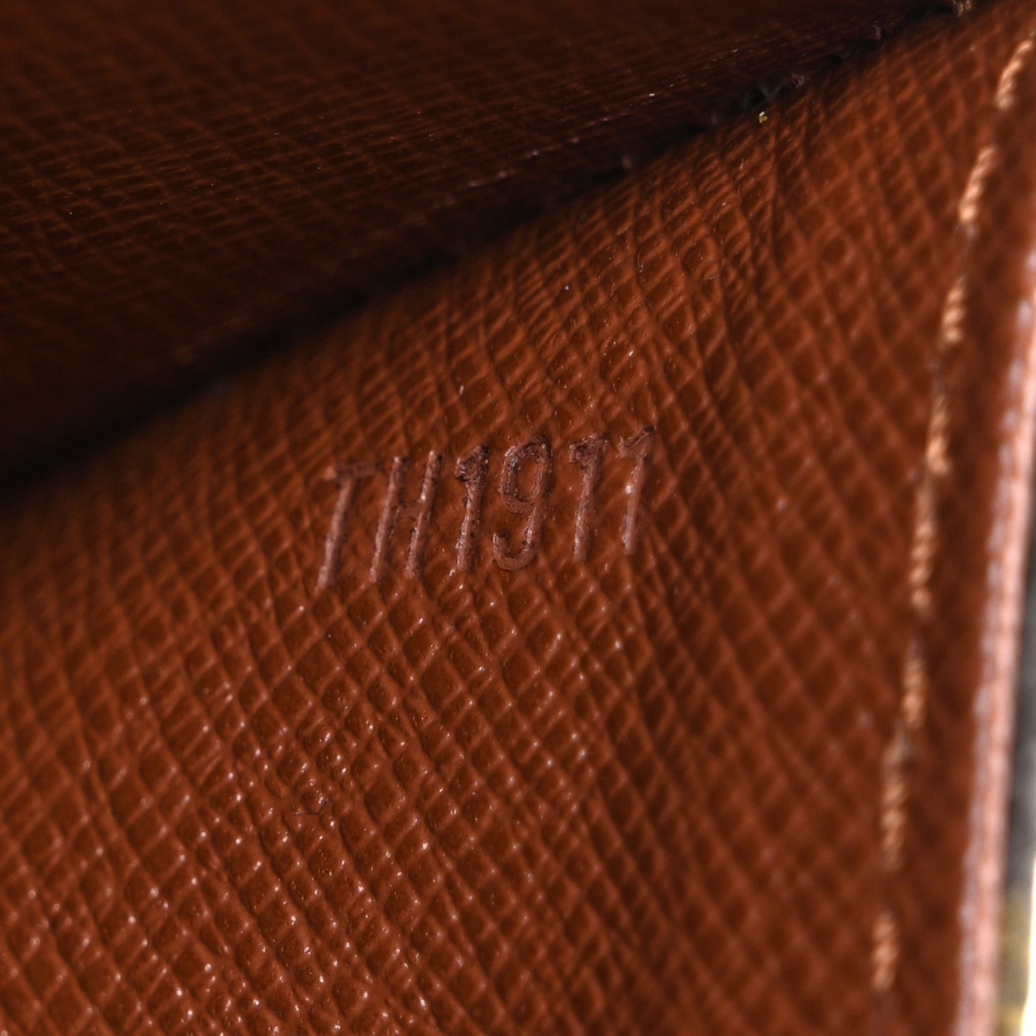 Louis Vuitton Monogram Pochette Dame 26