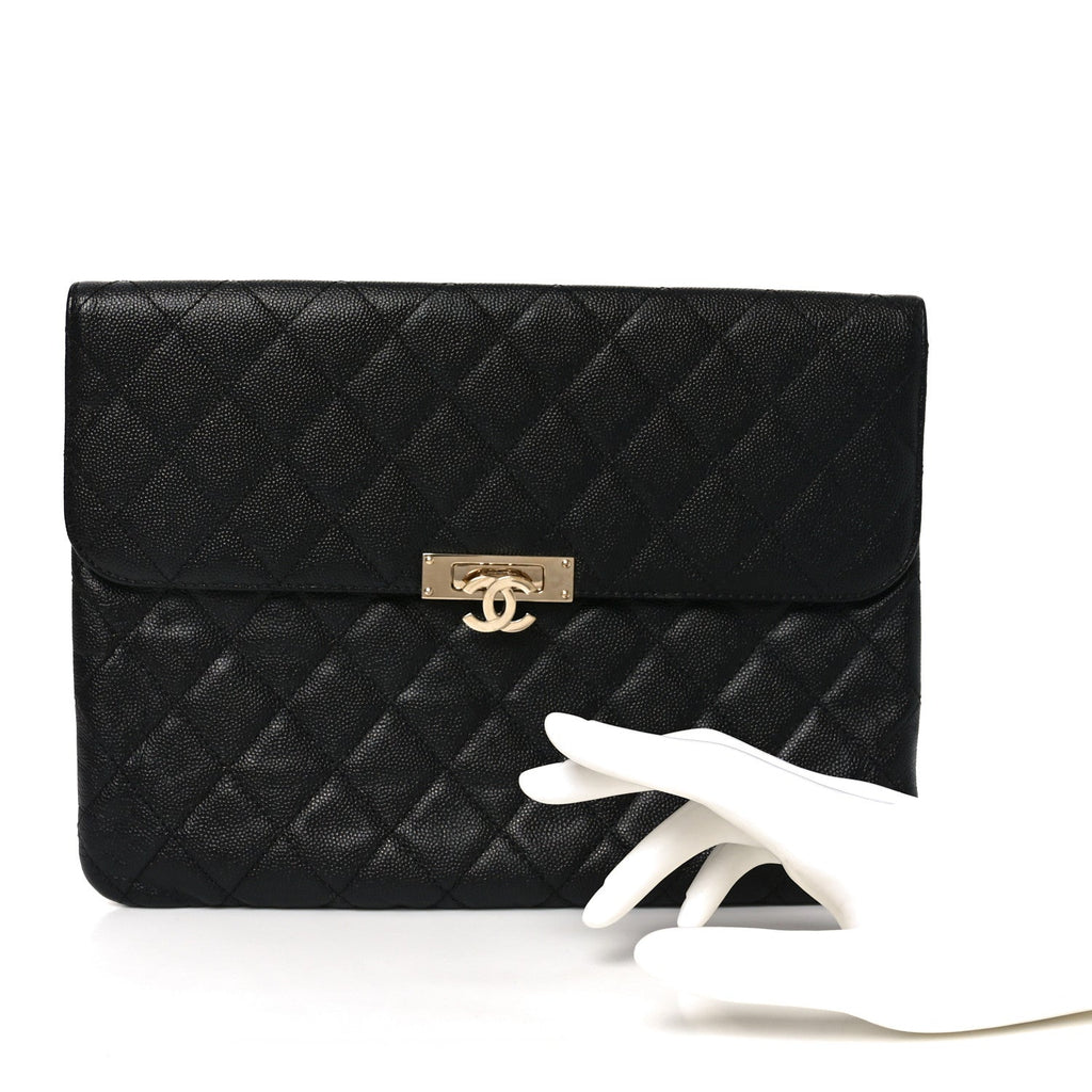 Caviar Quilted Medium Golden Class Pouch Black