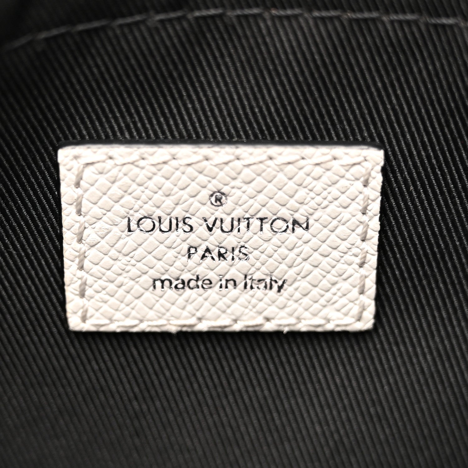 Louis Vuitton Taigarama Outdoor Messenger Antartica